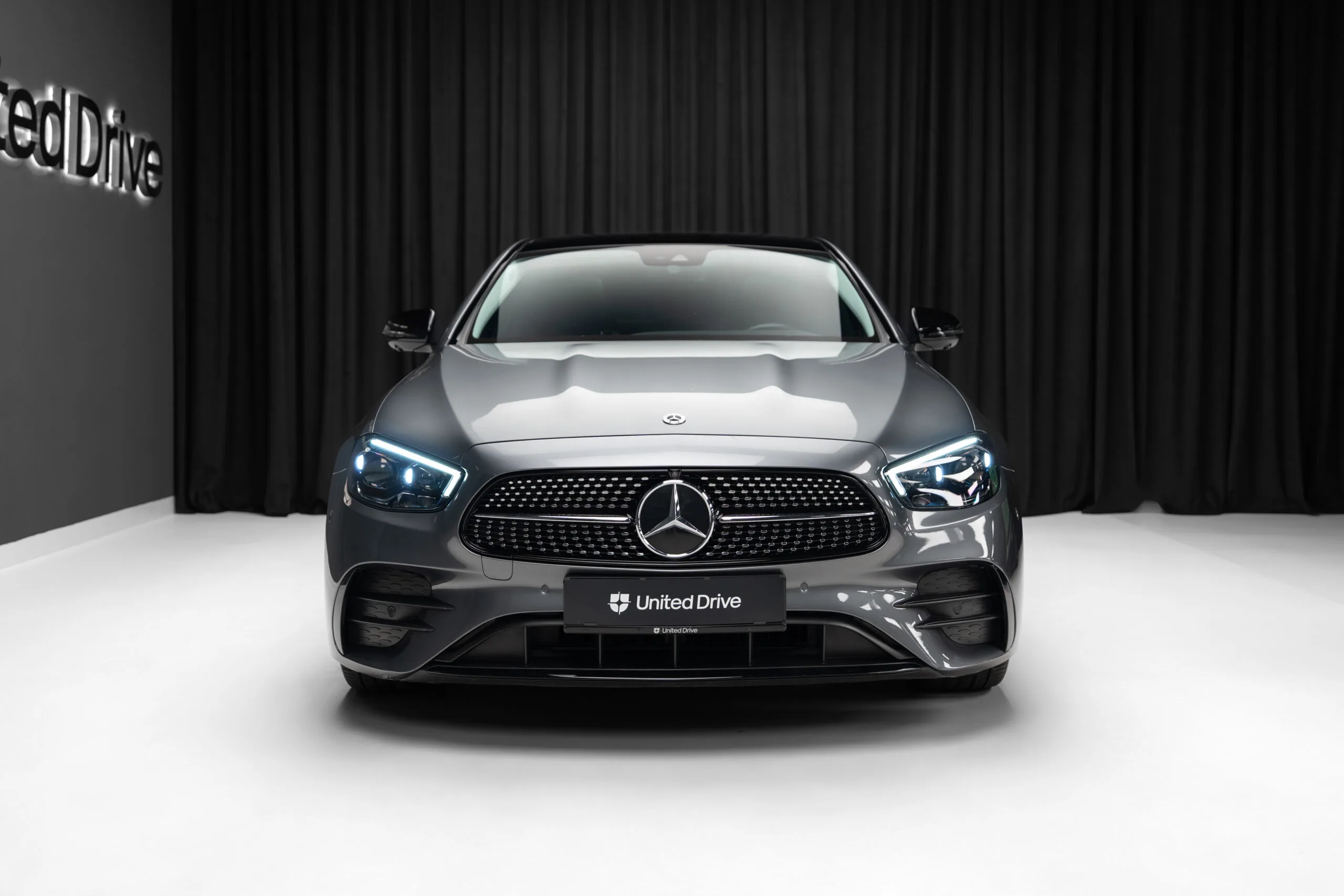 2020 Mercedes-Benz E 220 d, 2/30