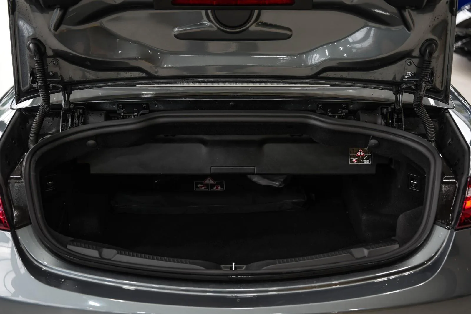 2020 Mercedes-Benz E 400 d Cabriolet, Avantgarde, 23/30
