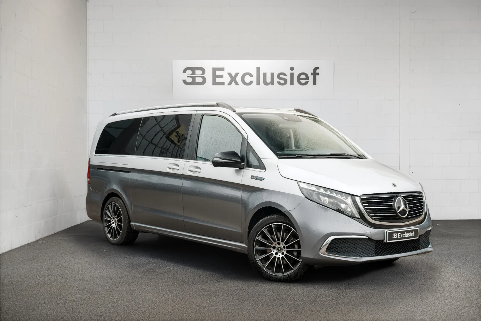2020 Mercedes-Benz EQV 300 Long angeboten von einem Fachhändler in Rotterdam, Niederlande, Hauptfoto