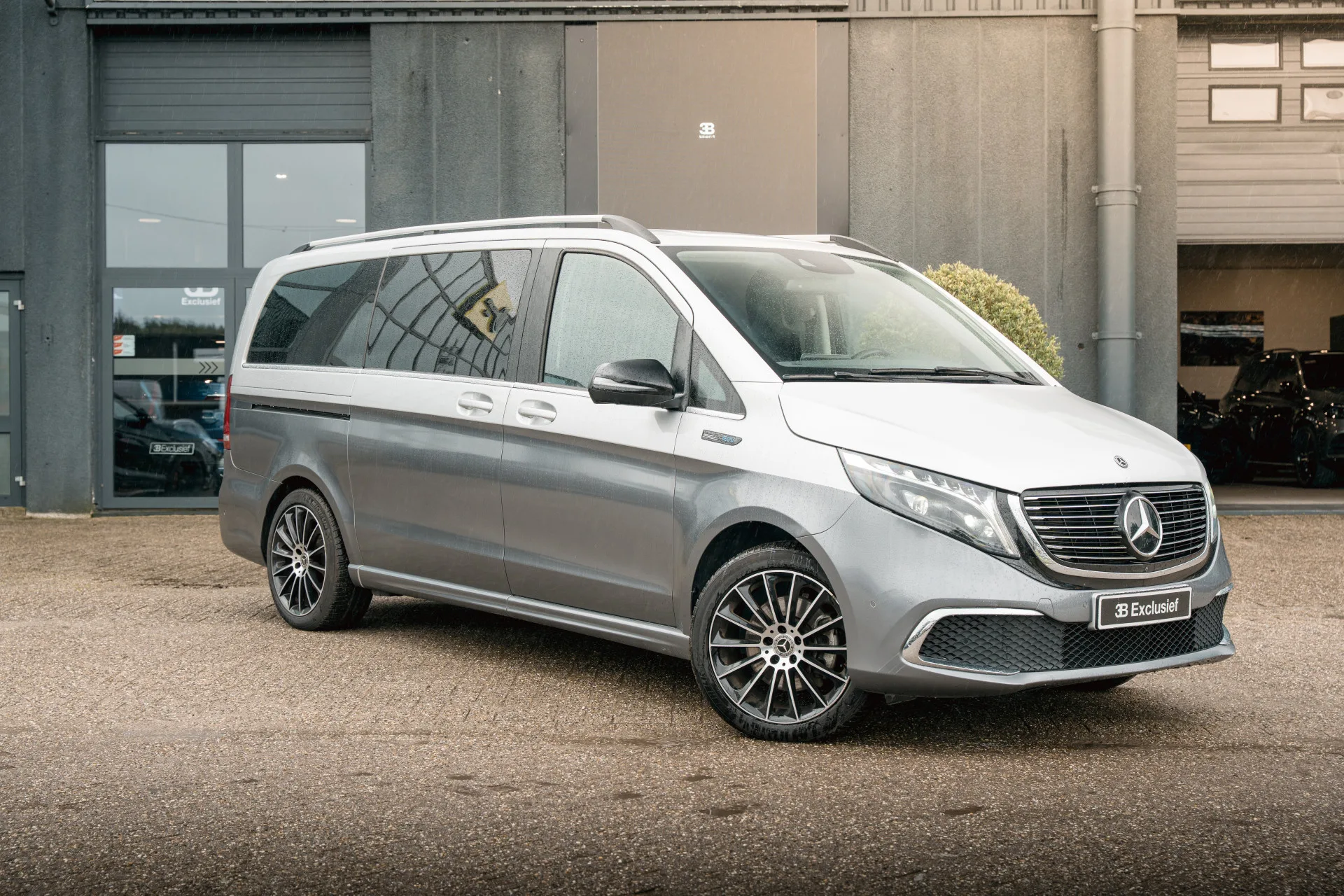 2020 Mercedes-Benz EQV 300 Long, 2/30
