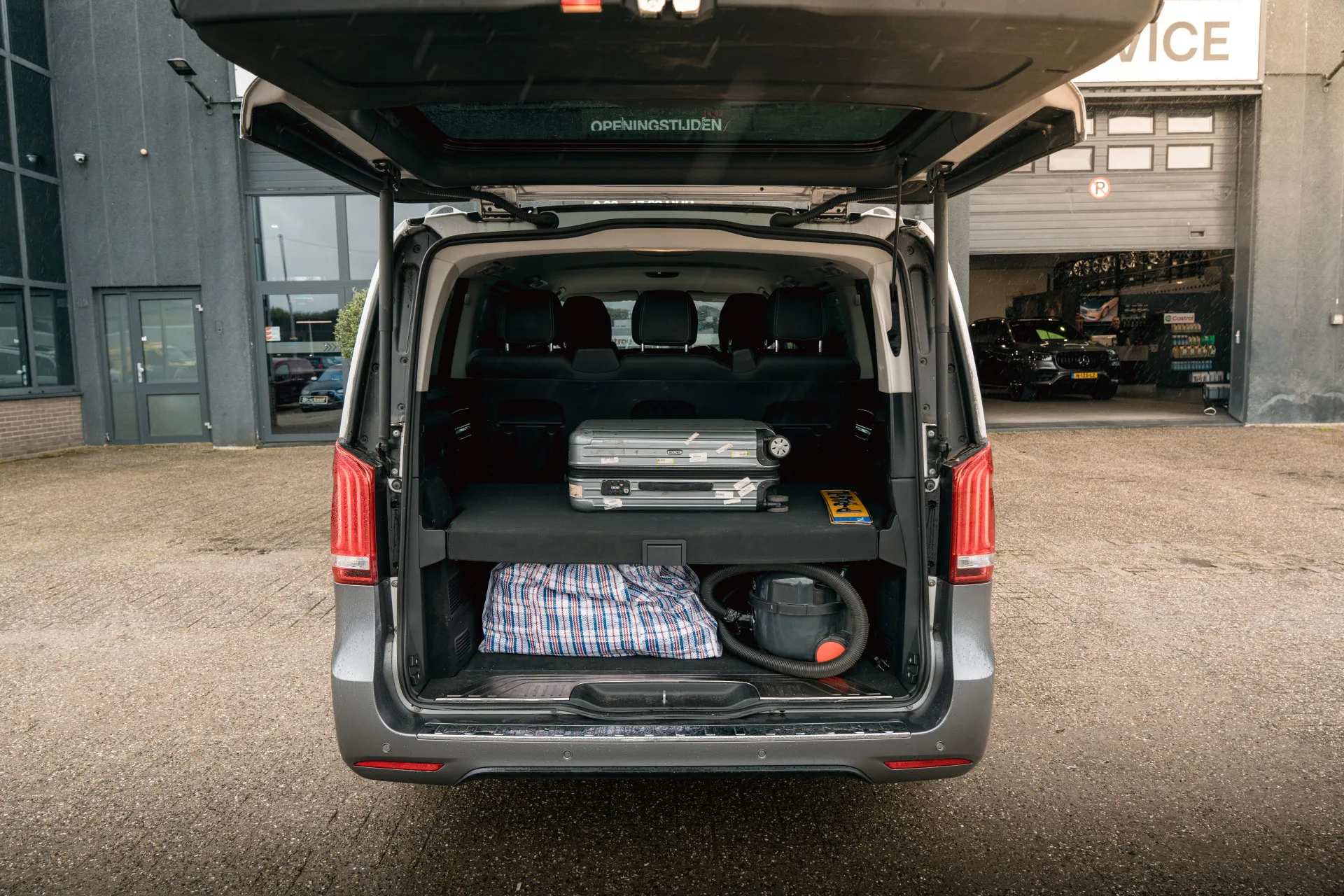 2020 Mercedes-Benz EQV 300 Long, 29/30