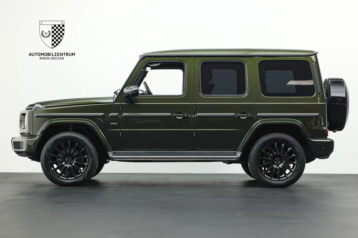 2020 Mercedes-Benz G 400 d offered by a supercar dealer in Viernheim, Germany, photo 4 of 25
