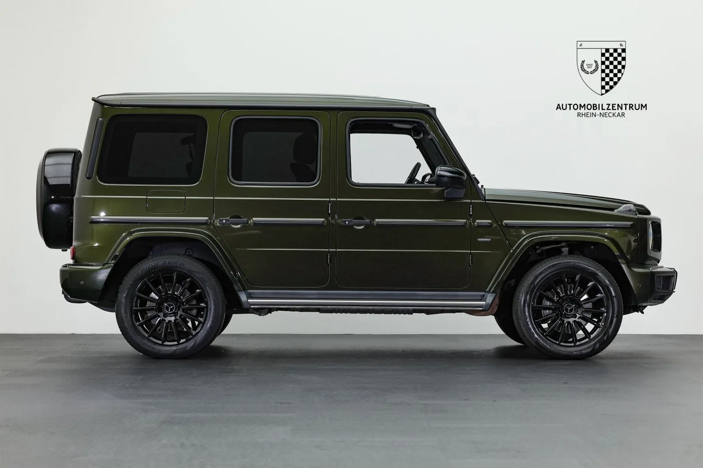 2020 Mercedes-Benz G 400 d offered by a supercar dealer in Viernheim, Germany, photo 8 of 25