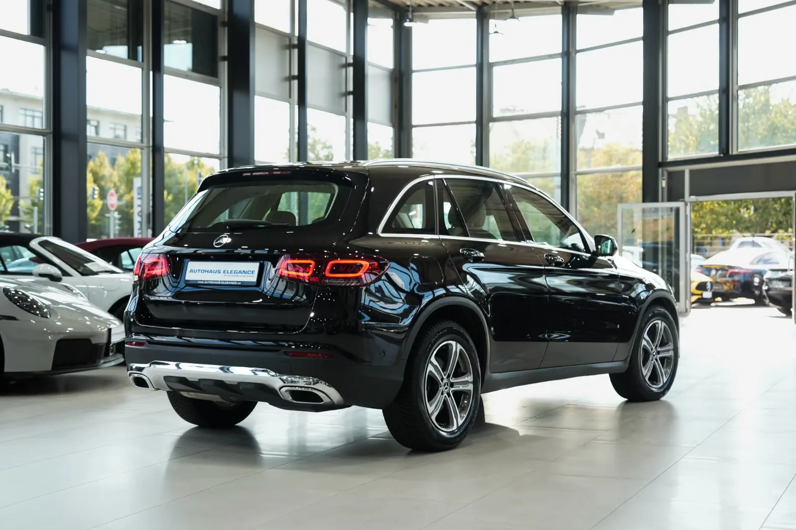 2020 Mercedes-Benz GLC 300 d 4MATIC, 2/24