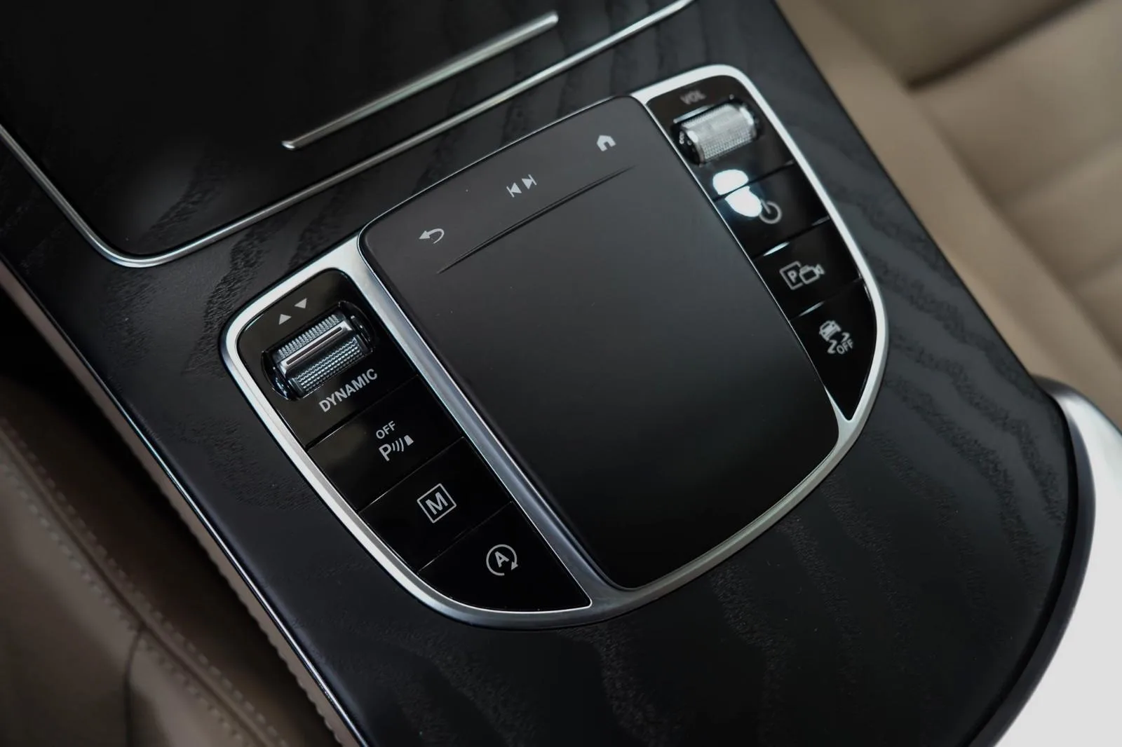 2020 Mercedes-Benz GLC 300 d 4MATIC, 20/24