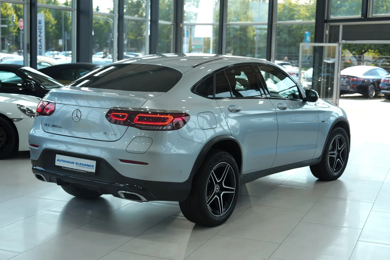 2020 Mercedes-Benz GLC 300 de 4MATIC Coupé, AMG Line, 2/20