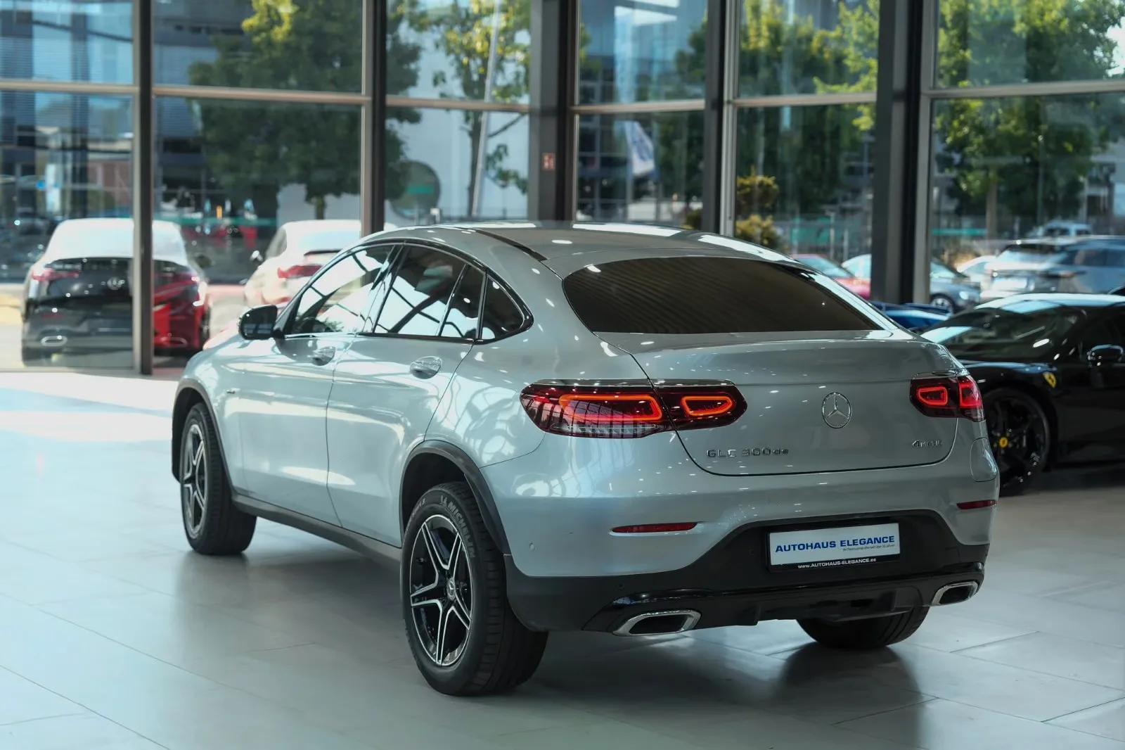 2020 Mercedes-Benz GLC 300 de 4MATIC Coupé, AMG Line, 3/20