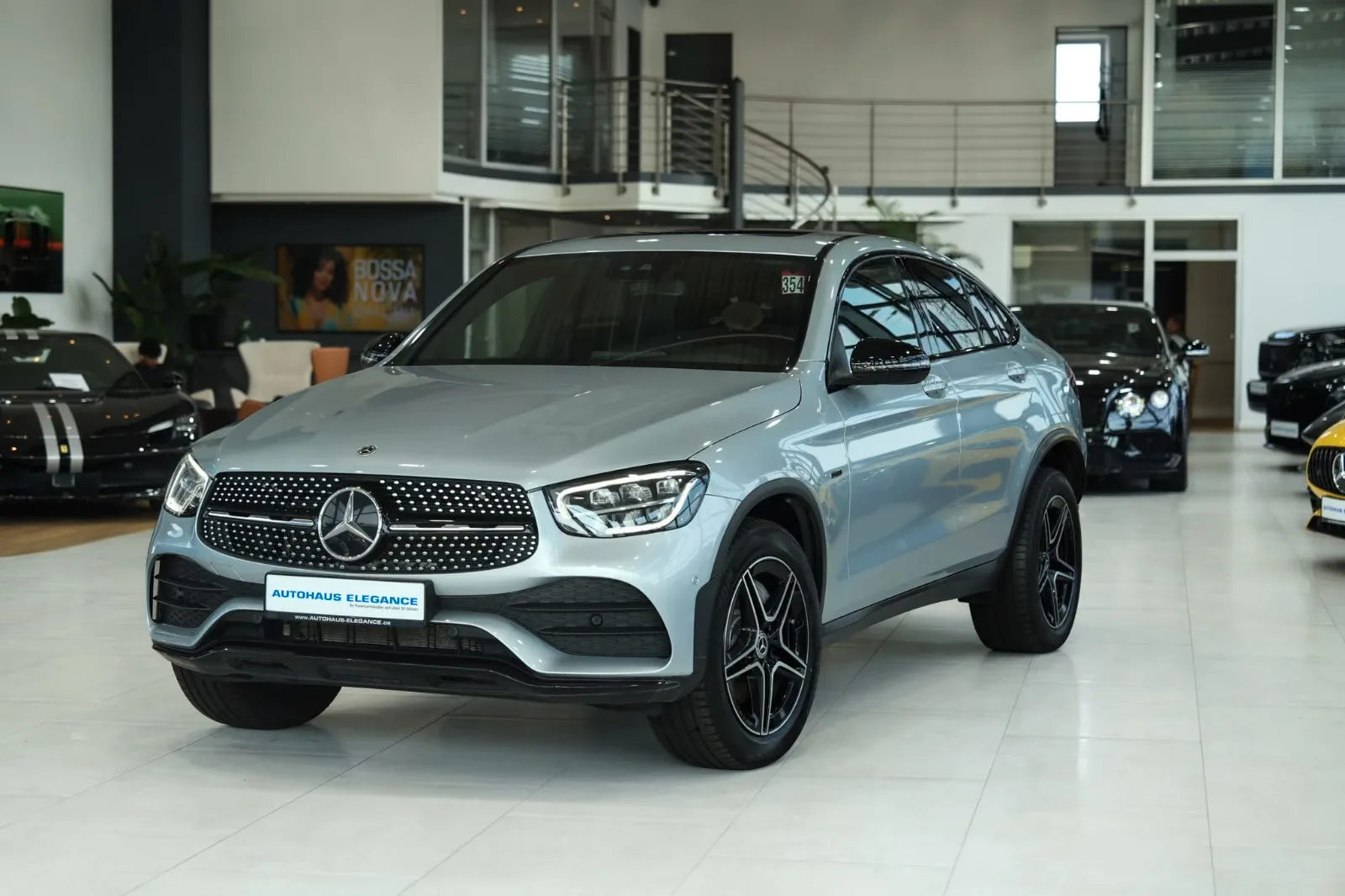 2020 Mercedes-Benz GLC 300 de 4MATIC Coupé, AMG Line, 7/20