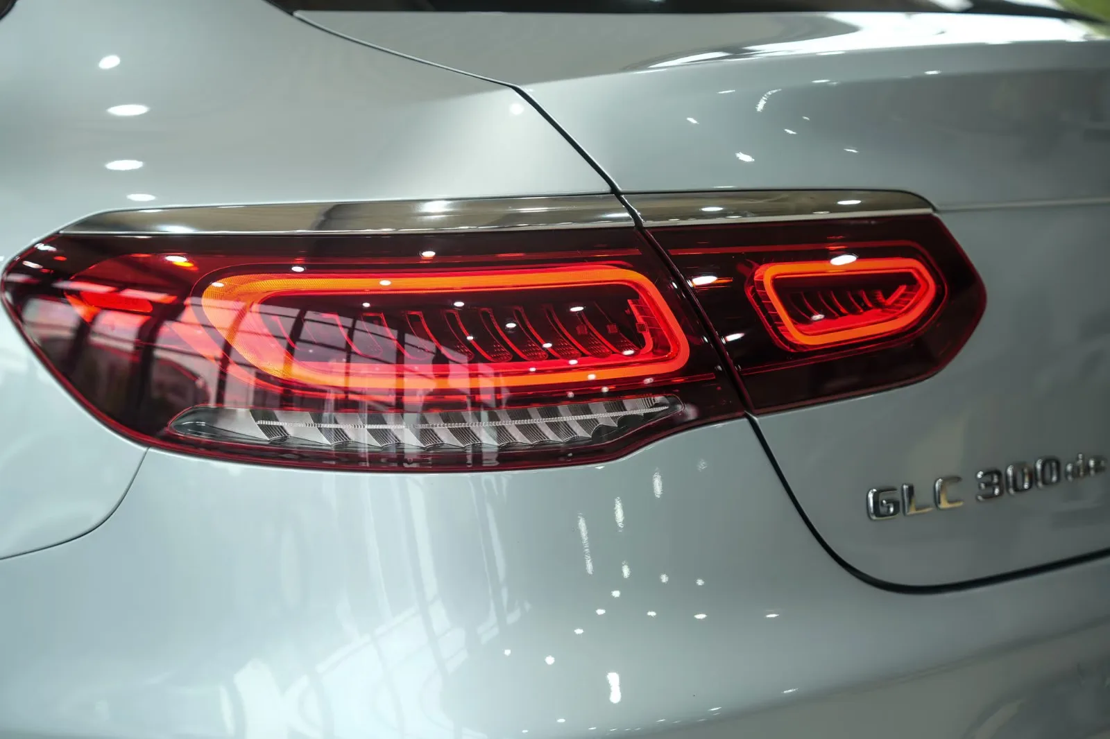 2020 Mercedes-Benz GLC 300 de 4MATIC Coupé, AMG Line, 9/20