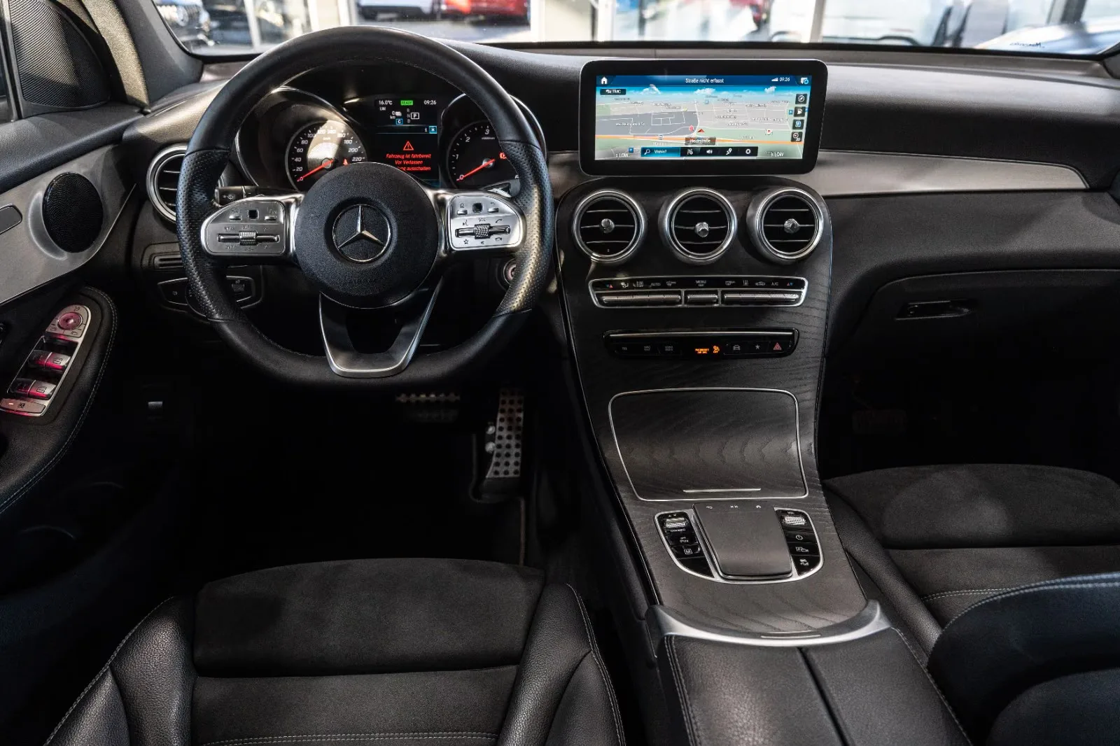 2020 Mercedes-Benz GLC 300 de 4MATIC Coupé, AMG Line, 12/20