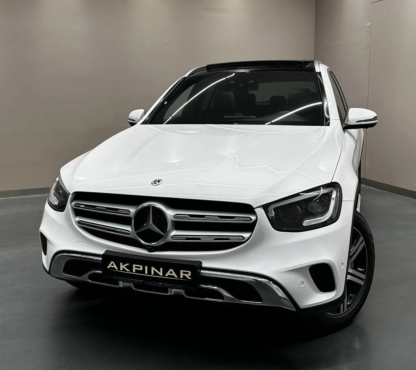 2020 Mercedes-Benz GLC 300 e 4MATIC, 2/27