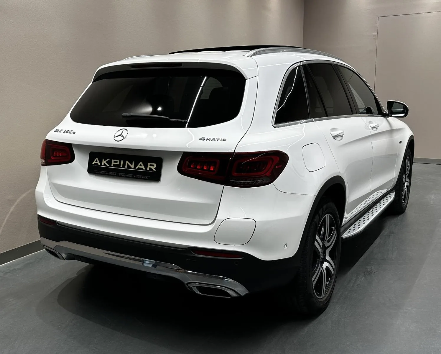 2020 Mercedes-Benz GLC 300 e 4MATIC, 6/27