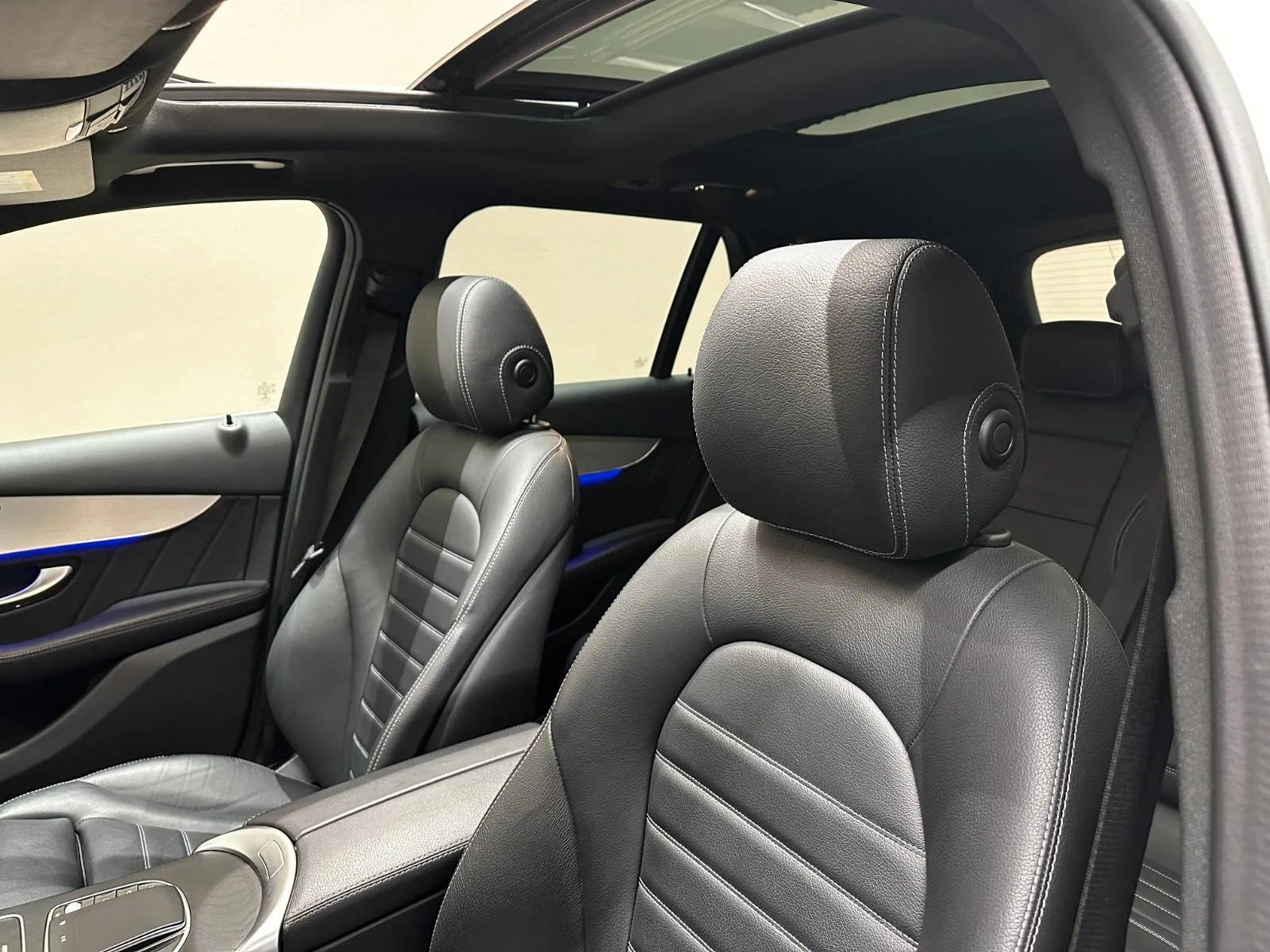 2020 Mercedes-Benz GLC 300 e 4MATIC, 10/27
