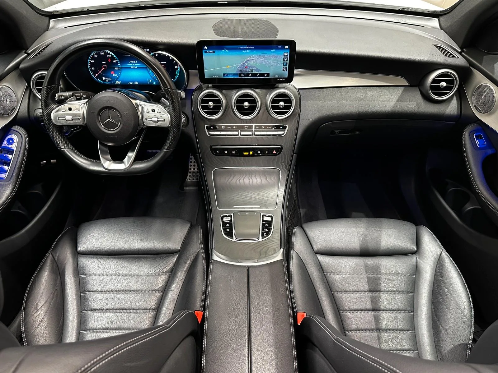2020 Mercedes-Benz GLC 300 e 4MATIC, 26/27