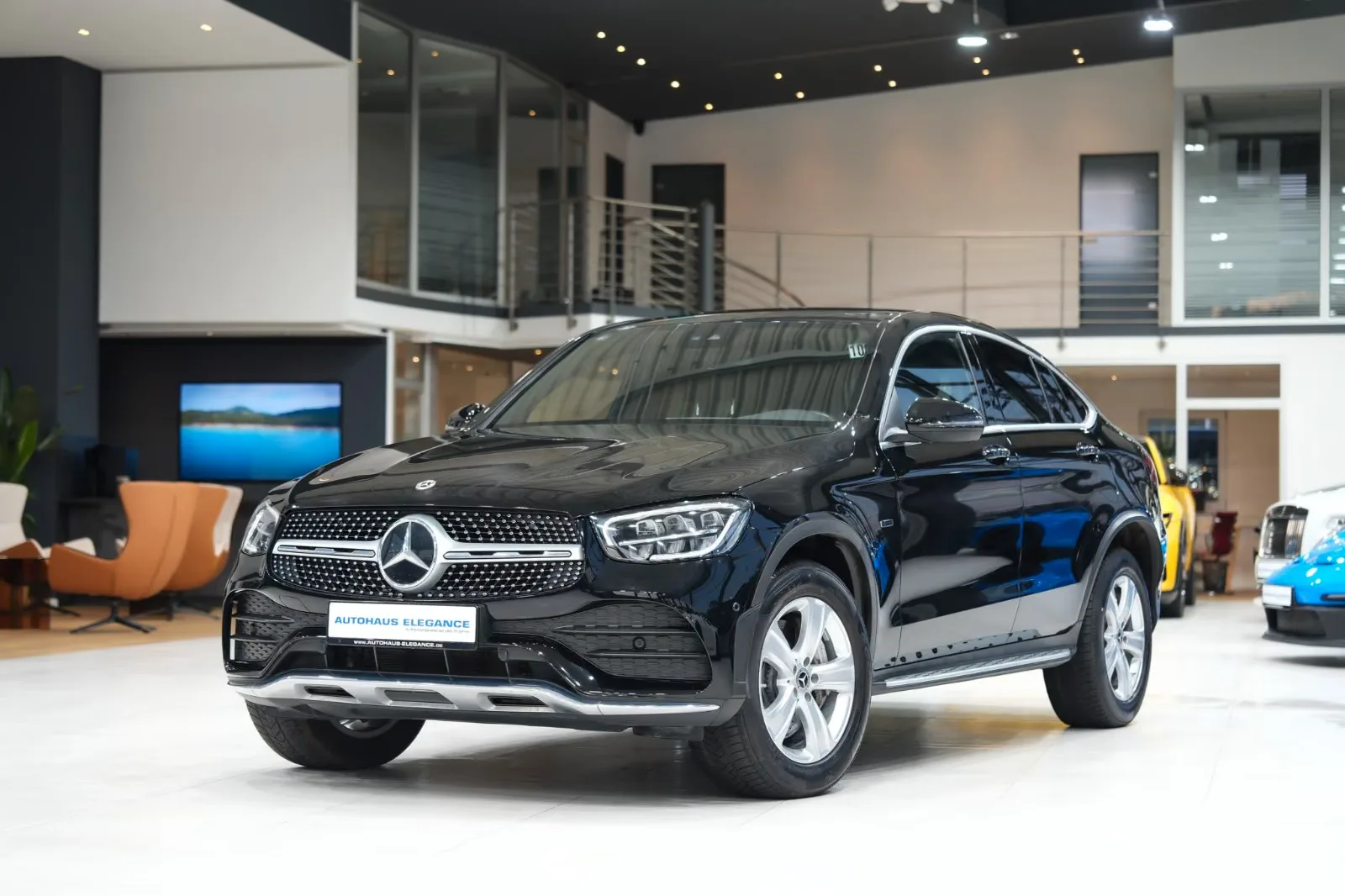 2020 Mercedes-Benz GLC 300 e 4MATIC Coupé, AMG Line angeboten von einem Fachhändler in Köln, Deutschland, Hauptfoto