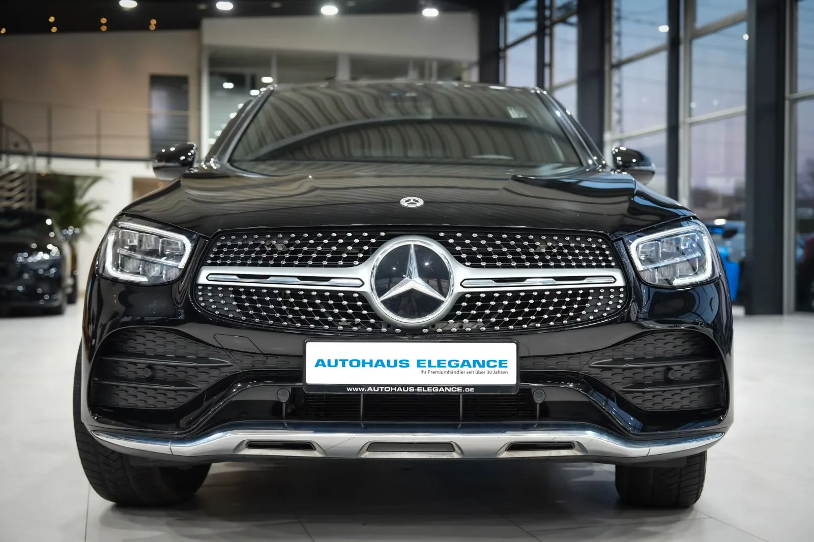 2020 Mercedes-Benz GLC 300 e 4MATIC Coupé, AMG Line, 5/22