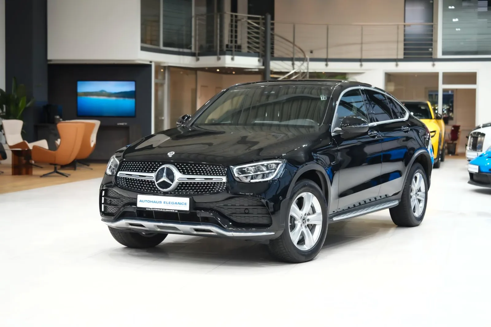 2020 Mercedes-Benz GLC 300 e 4MATIC Coupé, AMG Line, 7/22