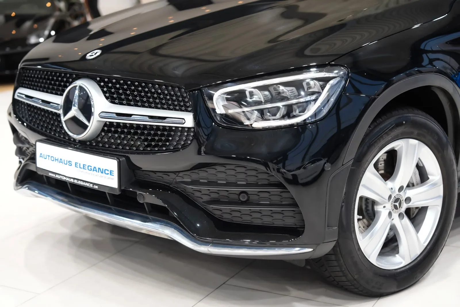 2020 Mercedes-Benz GLC 300 e 4MATIC Coupé, AMG Line, 8/22
