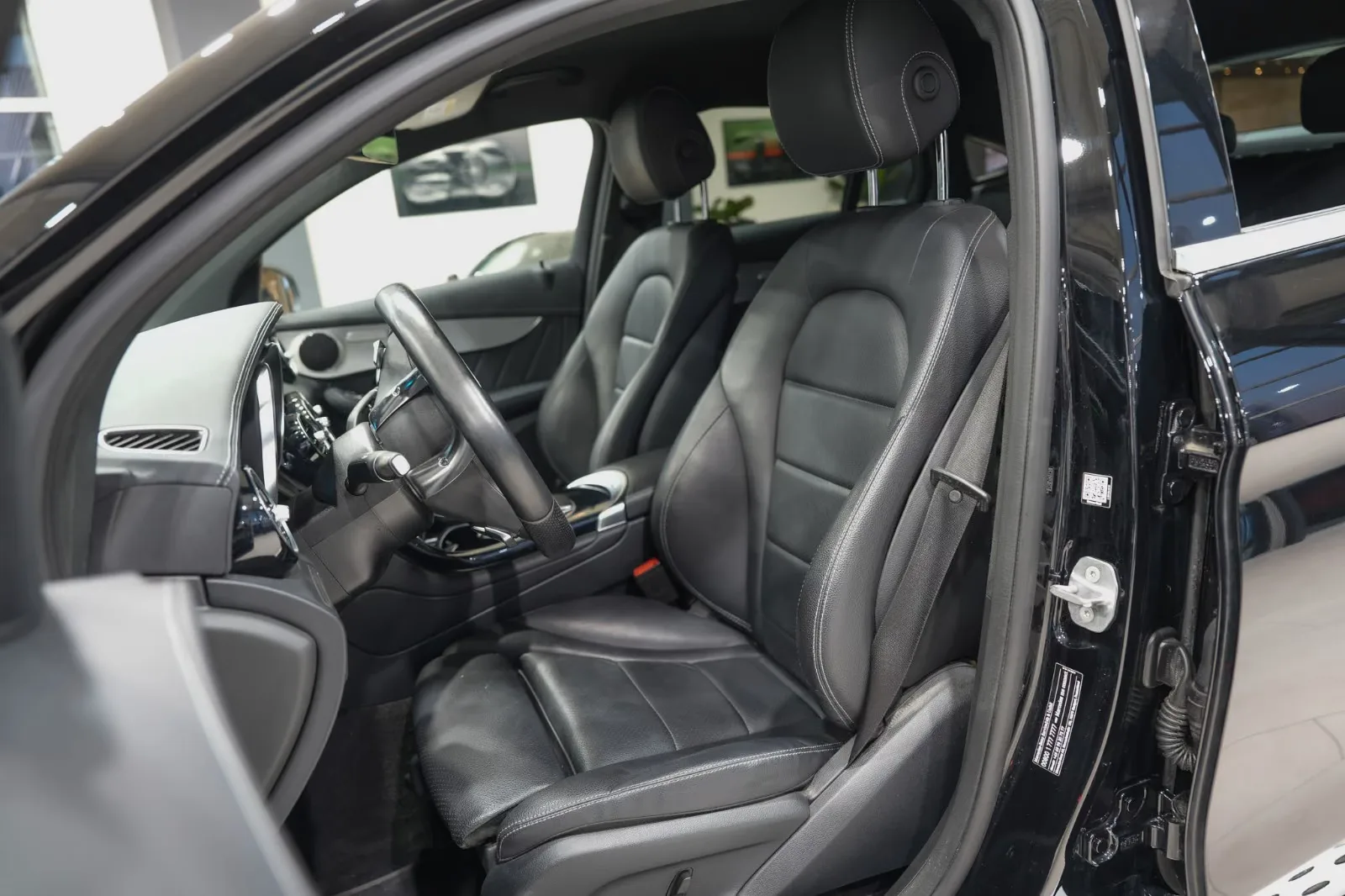 2020 Mercedes-Benz GLC 300 e 4MATIC Coupé, AMG Line, 12/22
