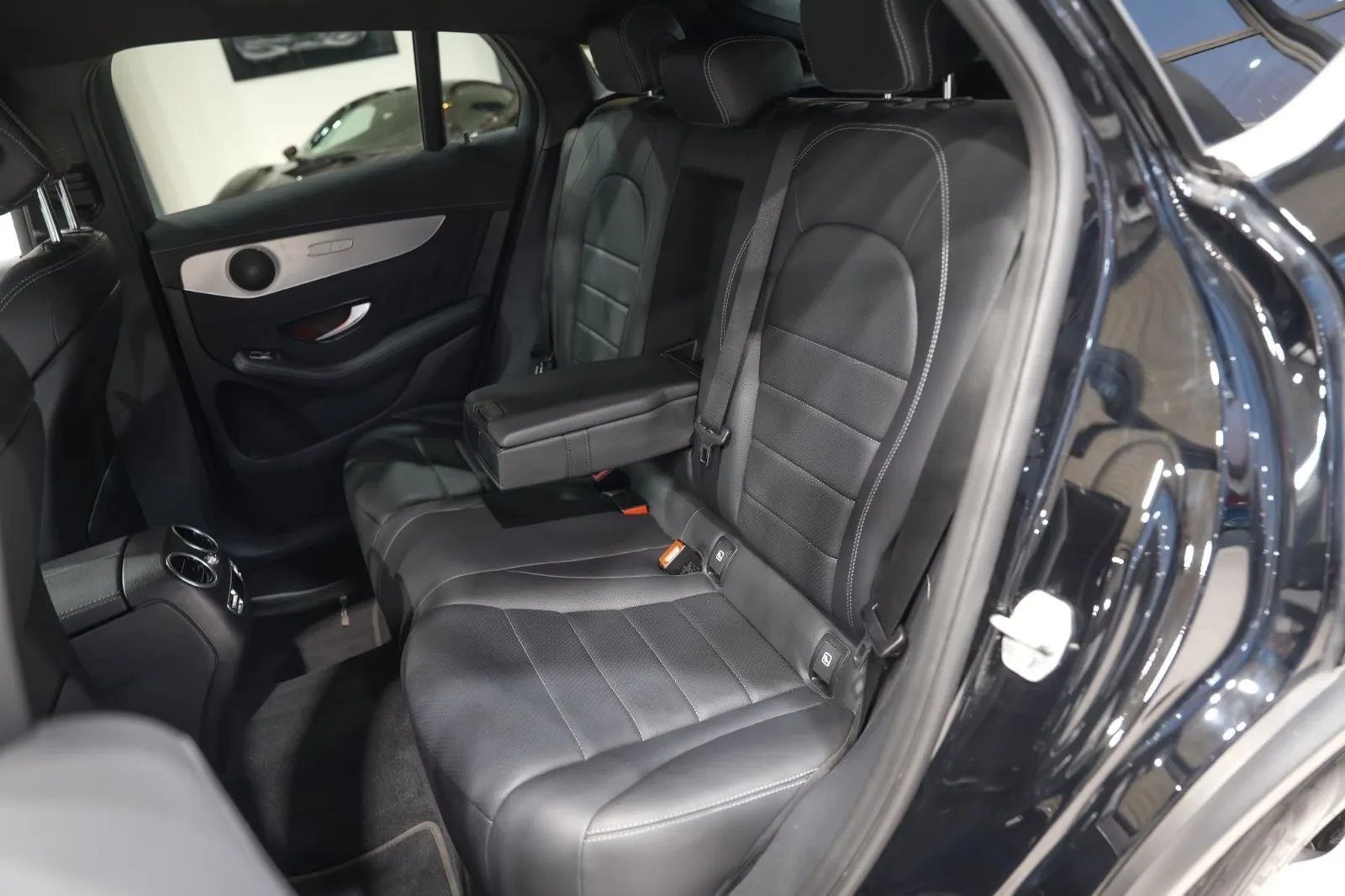 2020 Mercedes-Benz GLC 300 e 4MATIC Coupé, AMG Line, 13/22