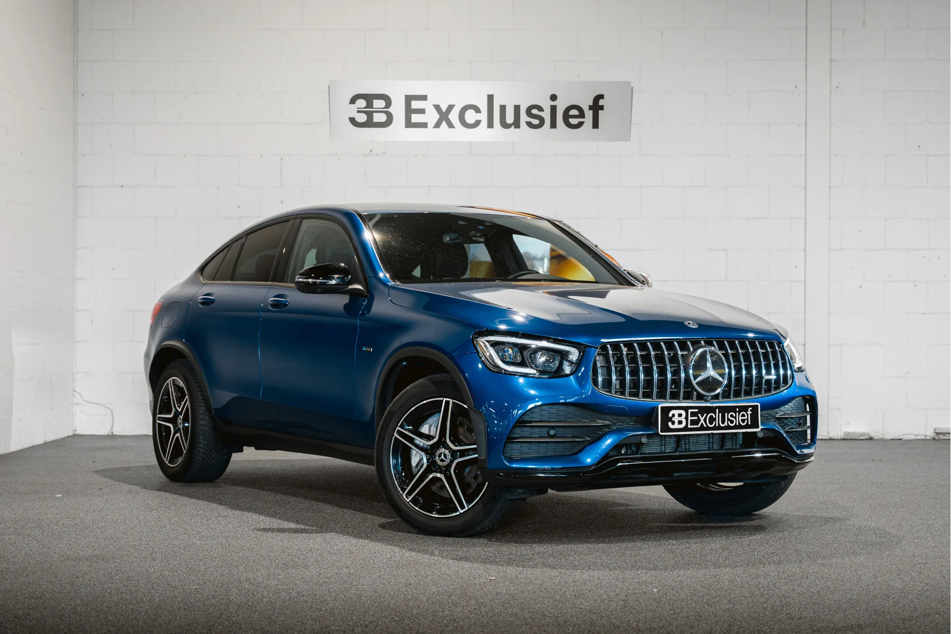 2020 Mercedes-Benz GLC 300 e 4MATIC Coupé angeboten von einem Fachhändler in Rotterdam, Niederlande, Hauptfoto