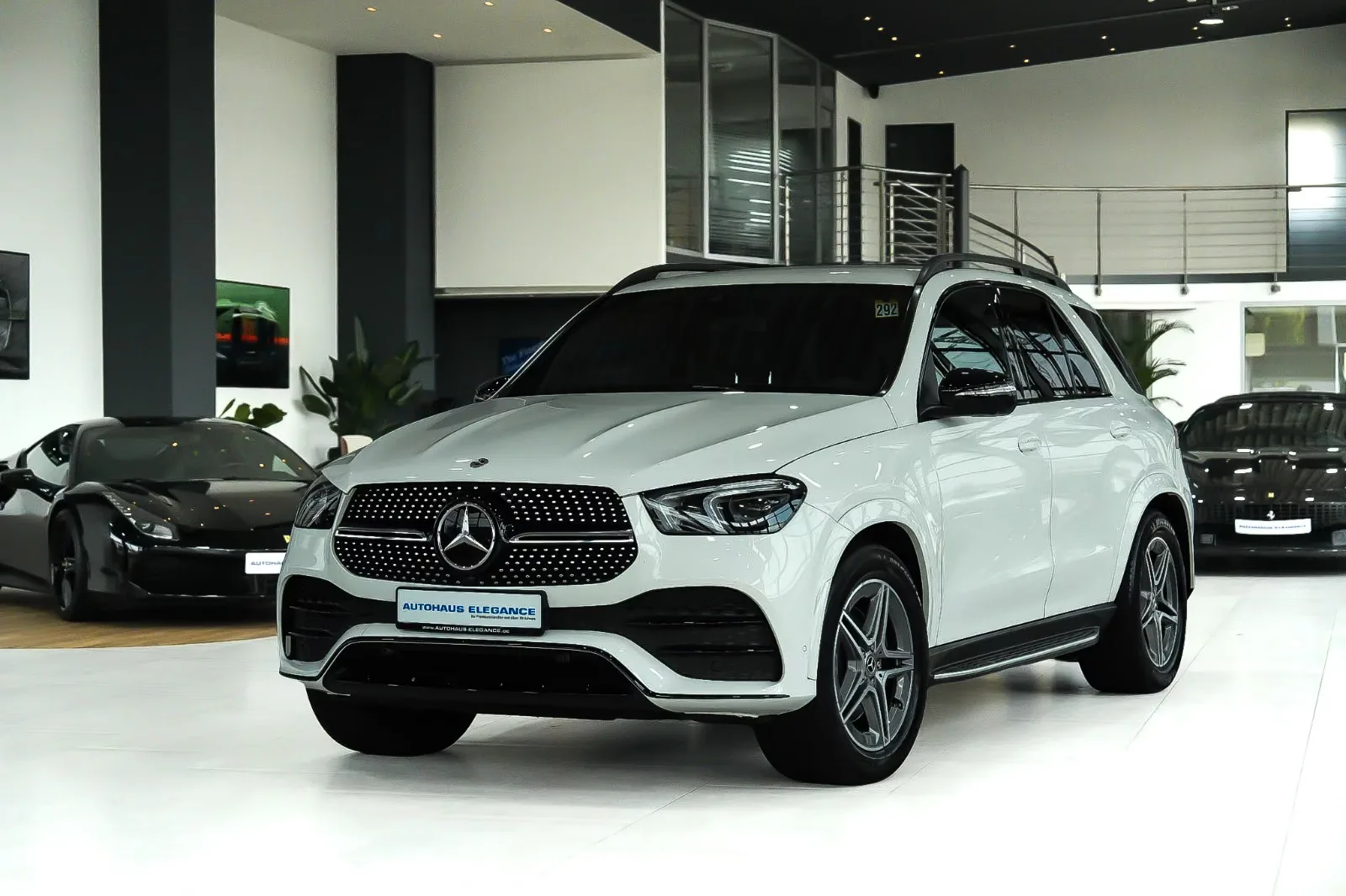 2020 Mercedes-Benz GLE 300 d 4MATIC, AMG Line angeboten von einem Fachhändler in Köln, Deutschland, Hauptfoto