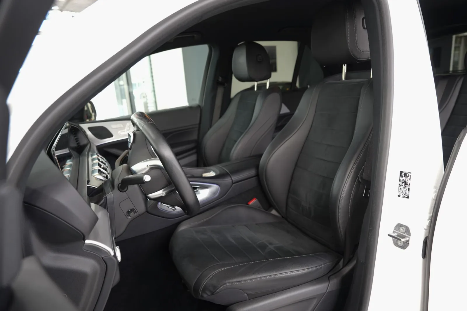 2020 Mercedes-Benz GLE 300 d 4MATIC, AMG Line, 9/23
