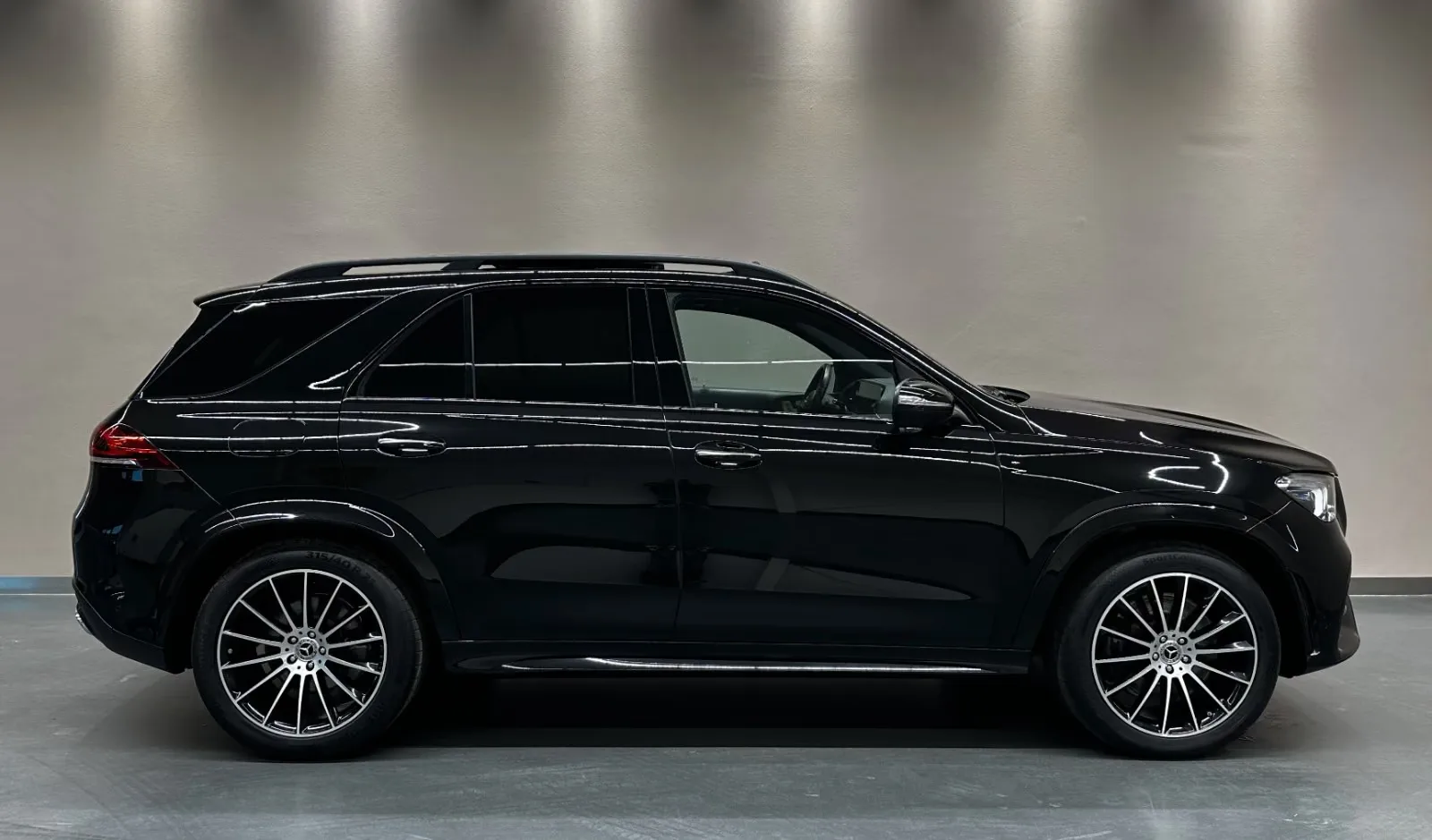 2020 Mercedes-Benz GLE 450 4MATIC, AMG Line, Night package, 6/30