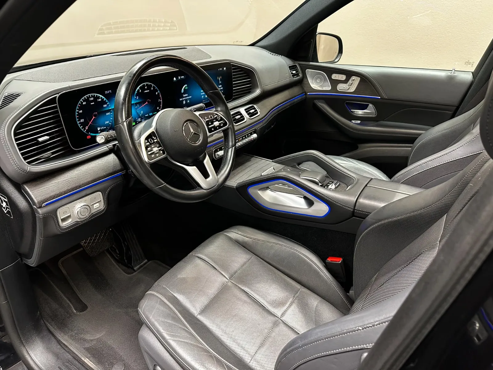 2020 Mercedes-Benz GLE 450 4MATIC, AMG Line, Night package, 8/30