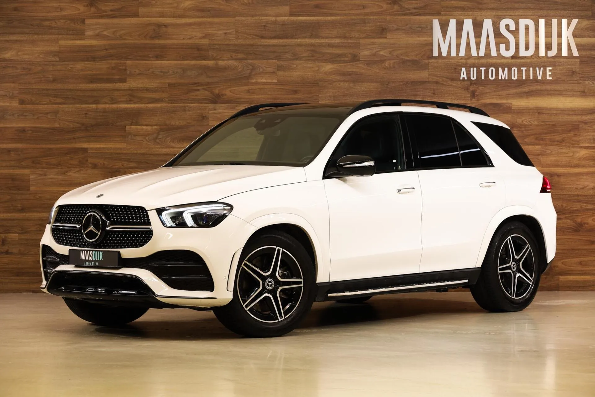 2020 Mercedes-Benz GLE 450 4MATIC angeboten von einem Fachhändler in Werkendam, Niederlande, Hauptfoto