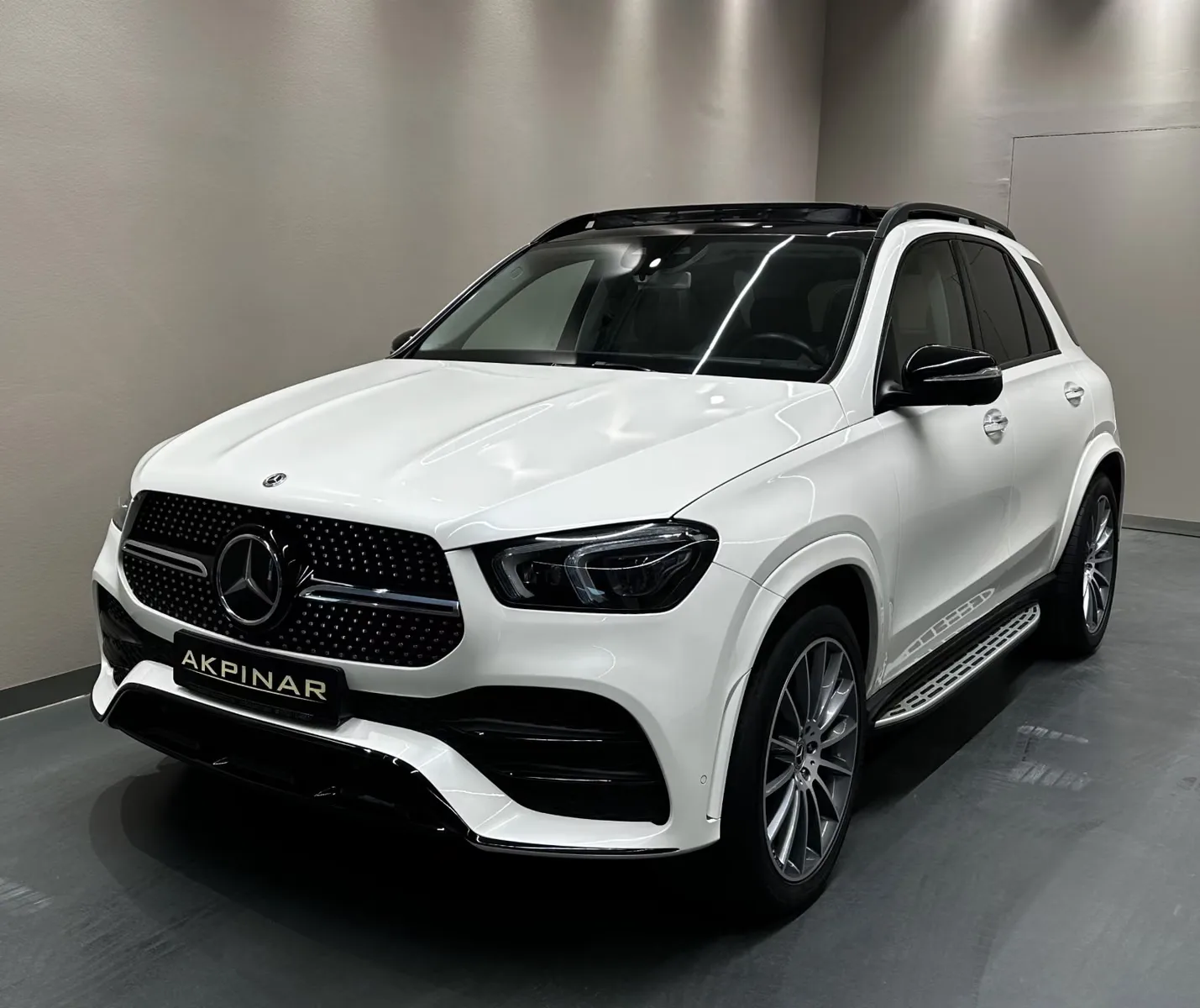 2020 Mercedes-Benz GLE 580 AMG Line angeboten von einem Fachhändler in Holzgerlingen, Deutschland, Hauptfoto