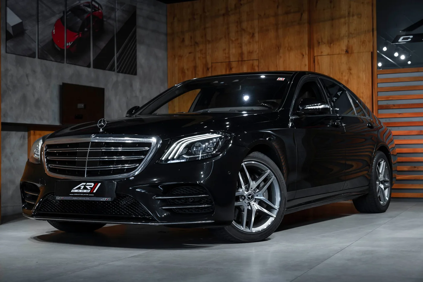 2020 Mercedes-Benz S 350 offered by a specialist dealer in Bratislava, Slovakia, photo 2 of 23
