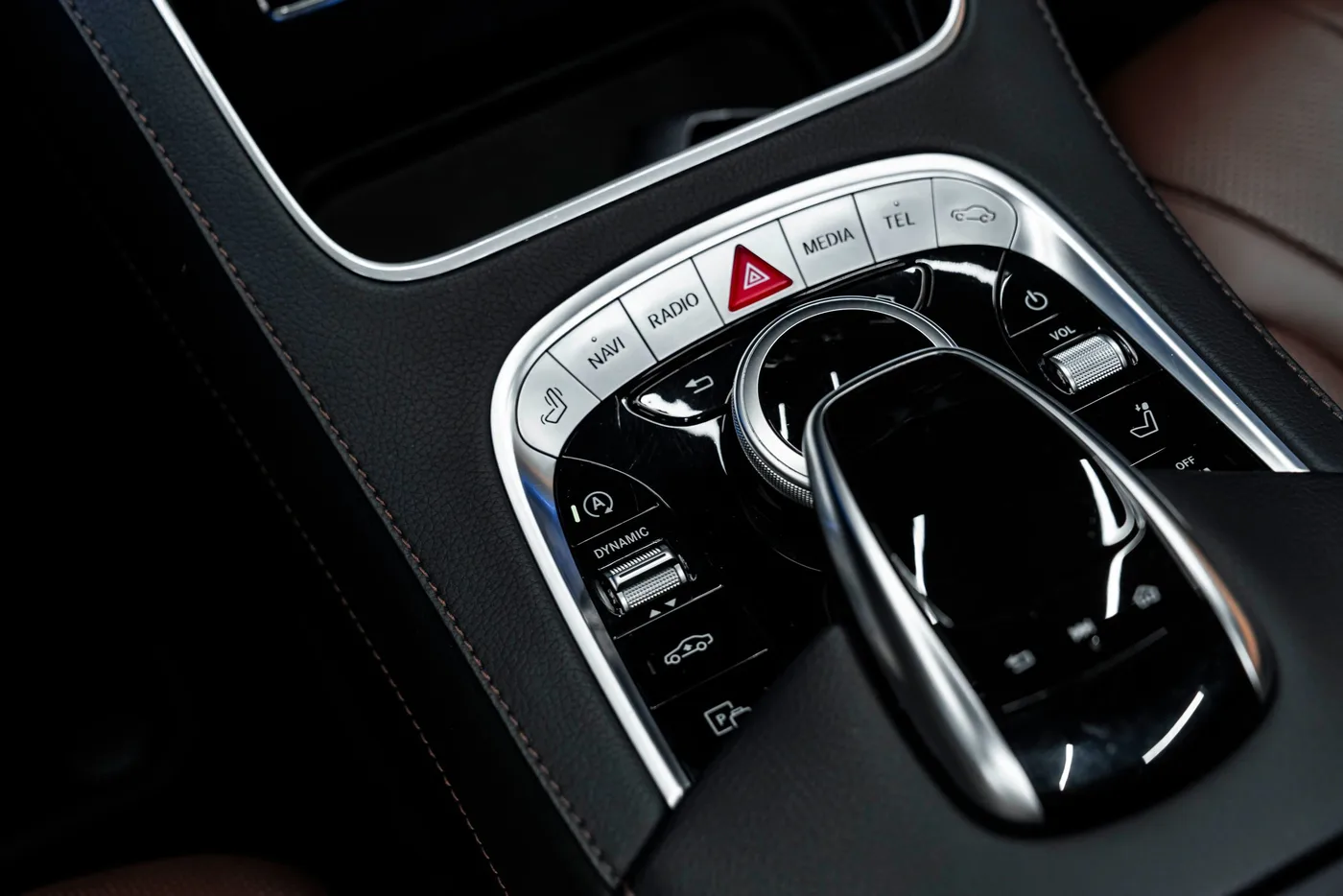 2020 Mercedes-Benz S 350 offered by a specialist dealer in Bratislava, Slovakia, photo 13 of 23