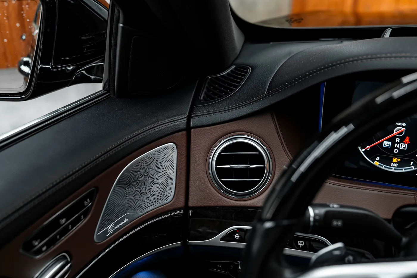 2020 Mercedes-Benz S 350 offered by a specialist dealer in Bratislava, Slovakia, photo 14 of 23