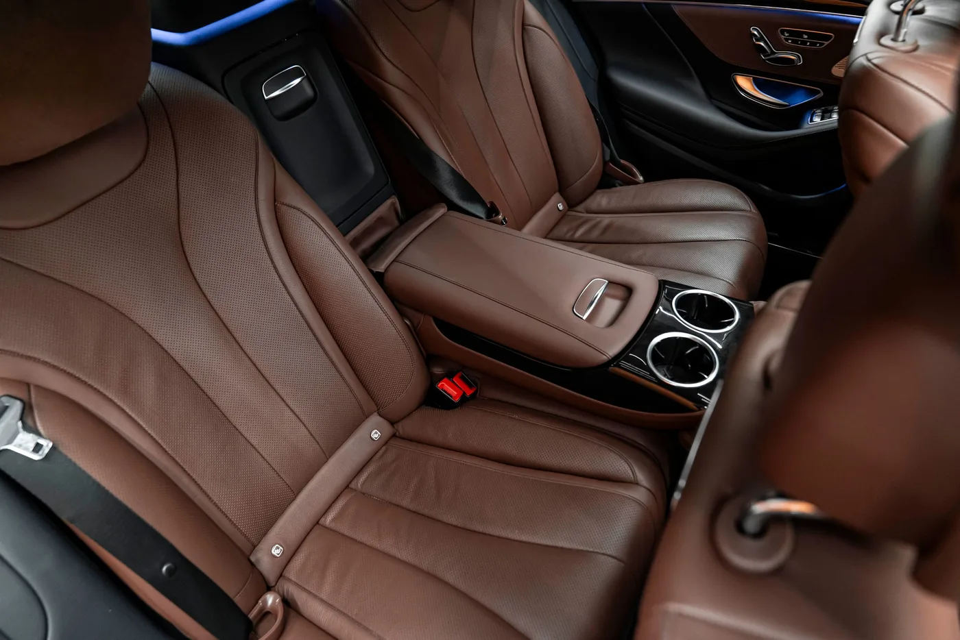 2020 Mercedes-Benz S 350 offered by a specialist dealer in Bratislava, Slovakia, photo 18 of 23