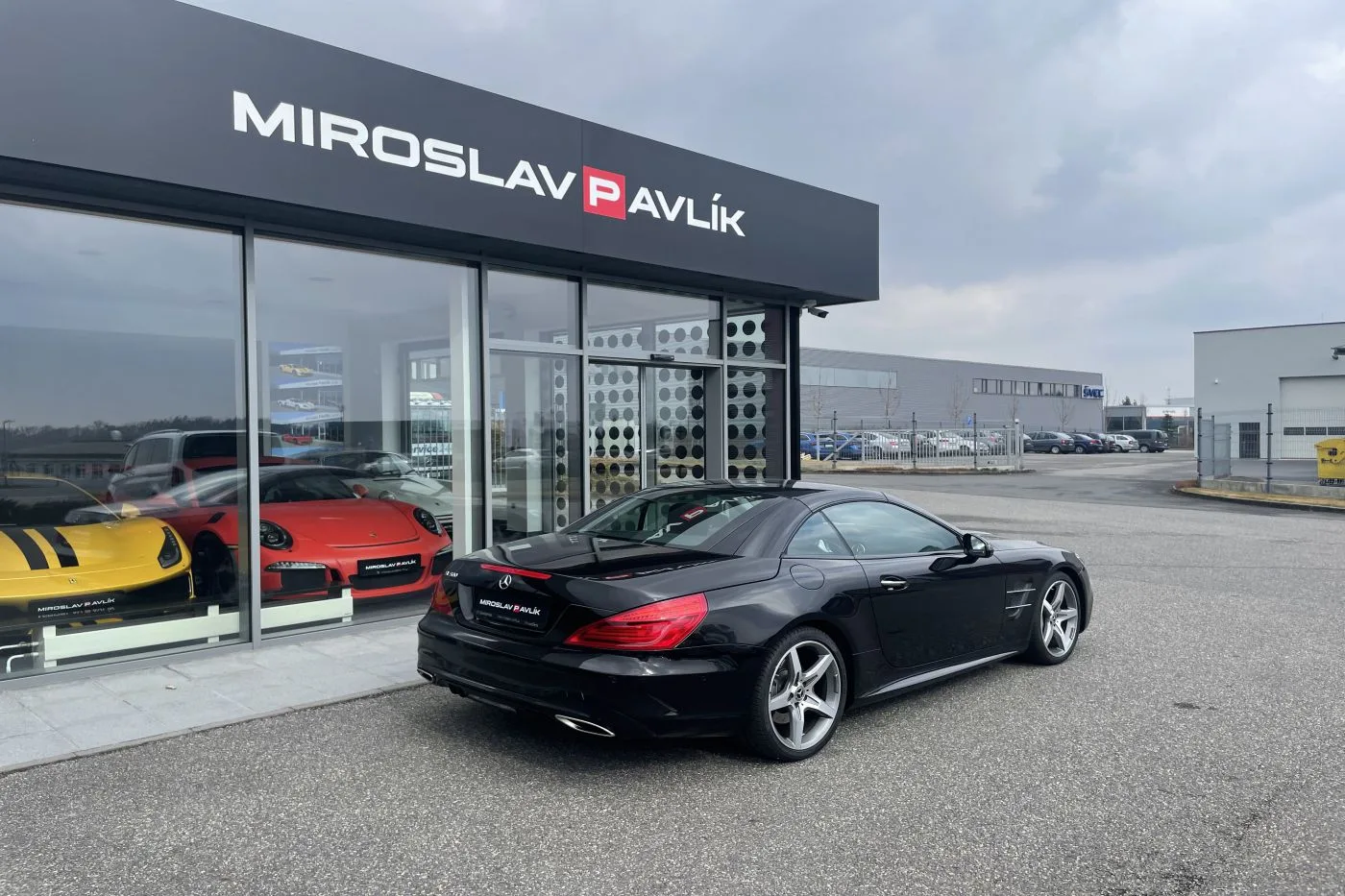 2020 Mercedes-Benz SL 500 AMG Line proposée par un concessionnaire spécialisé à Písek, Tchéquie, photo 5 sur 14