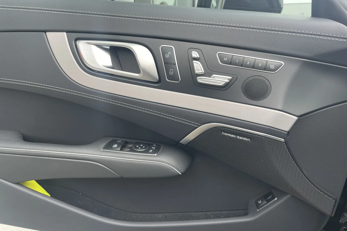 2020 Mercedes-Benz SL 500 AMG Line proposée par un concessionnaire spécialisé à Písek, Tchéquie, photo 12 sur 14