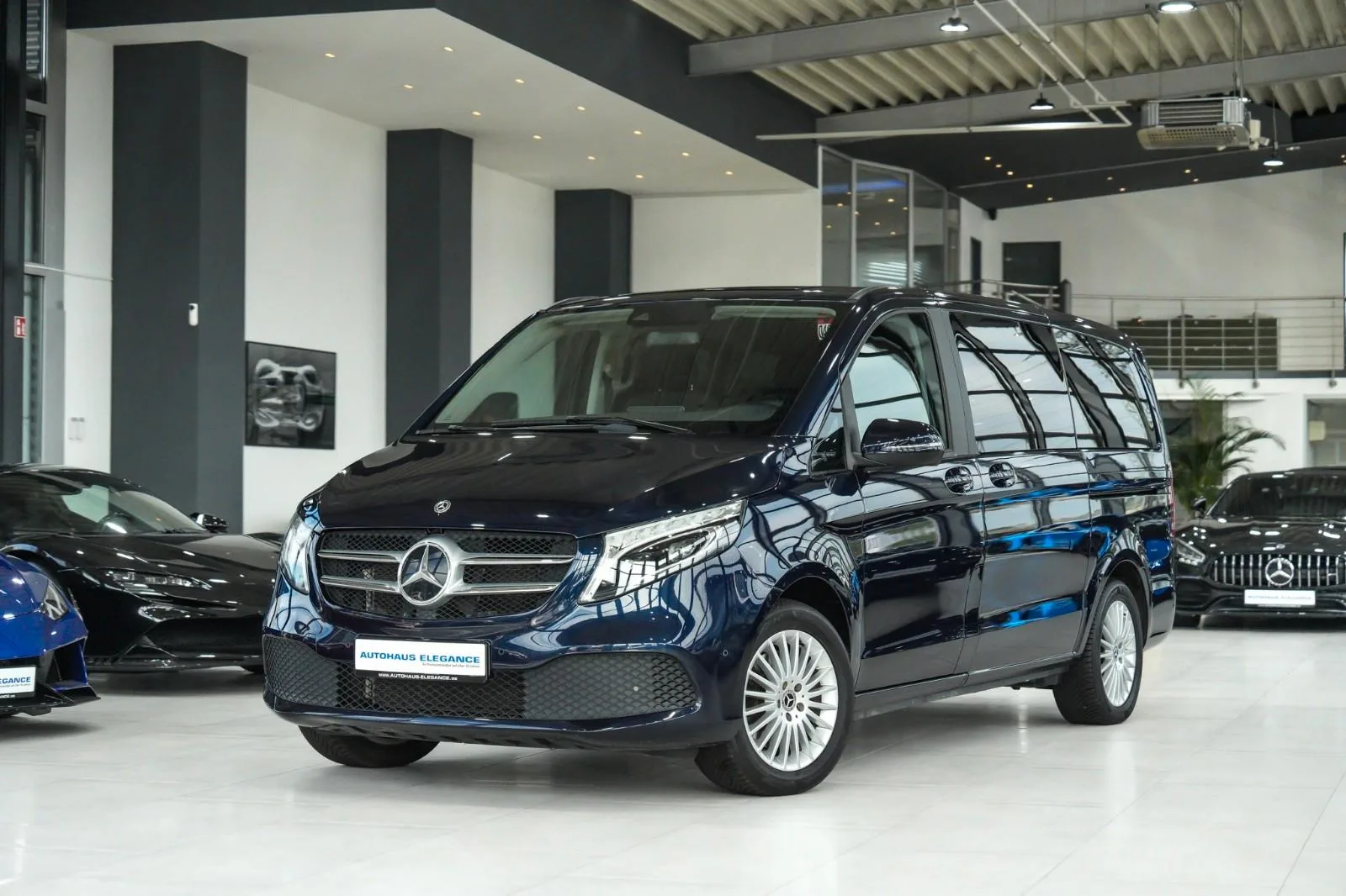 2020 Mercedes-Benz V 250 d Long angeboten von einem Fachhändler in Köln, Deutschland, Hauptfoto