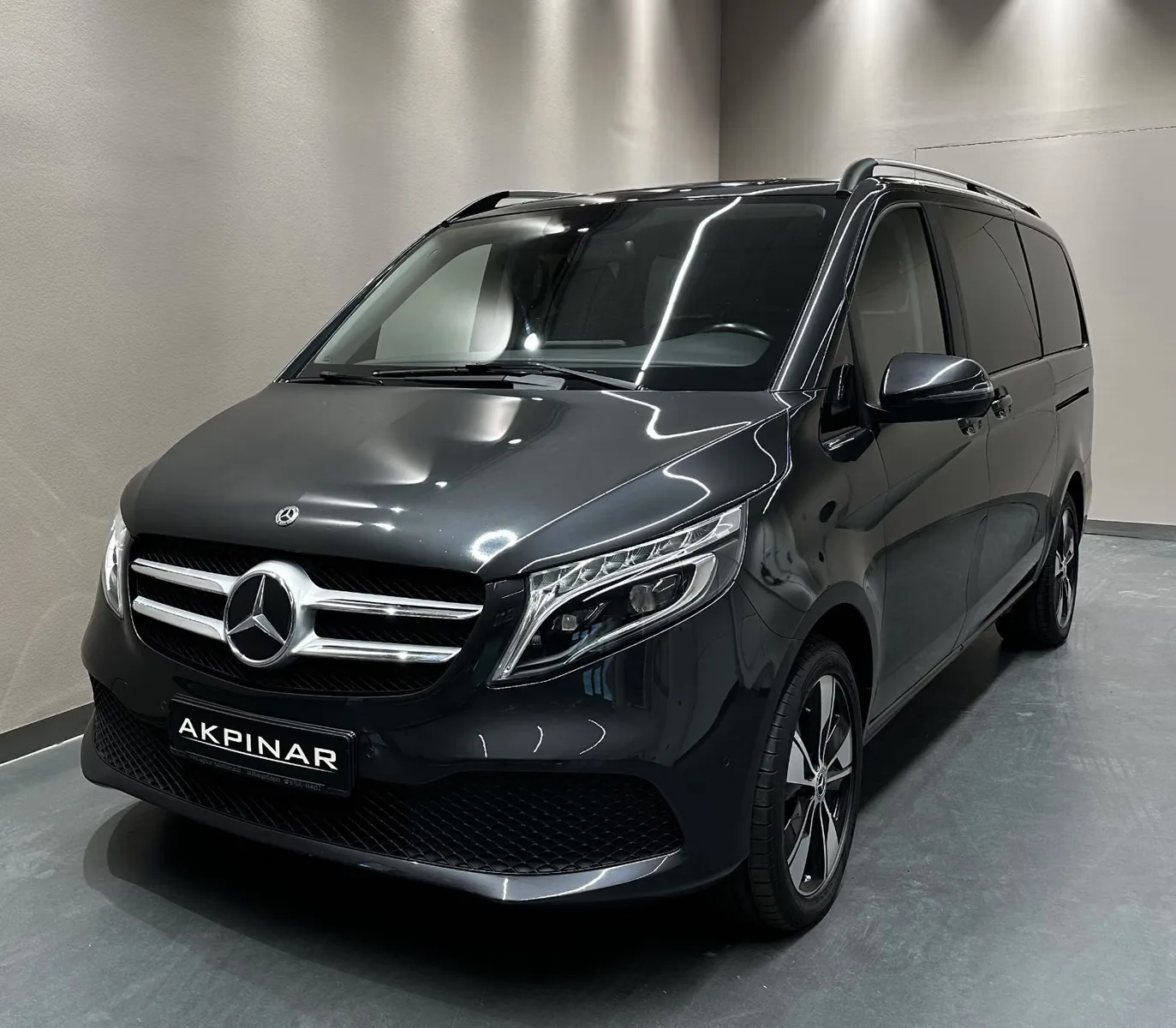 2020 Mercedes-Benz V 300 d long, Avantgarde angeboten von einem Fachhändler in Holzgerlingen, Deutschland, Hauptfoto