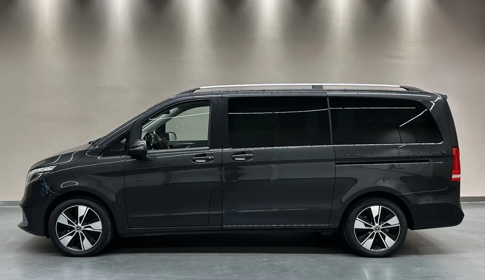 2020 Mercedes-Benz V 300 d long, Avantgarde, 3/30