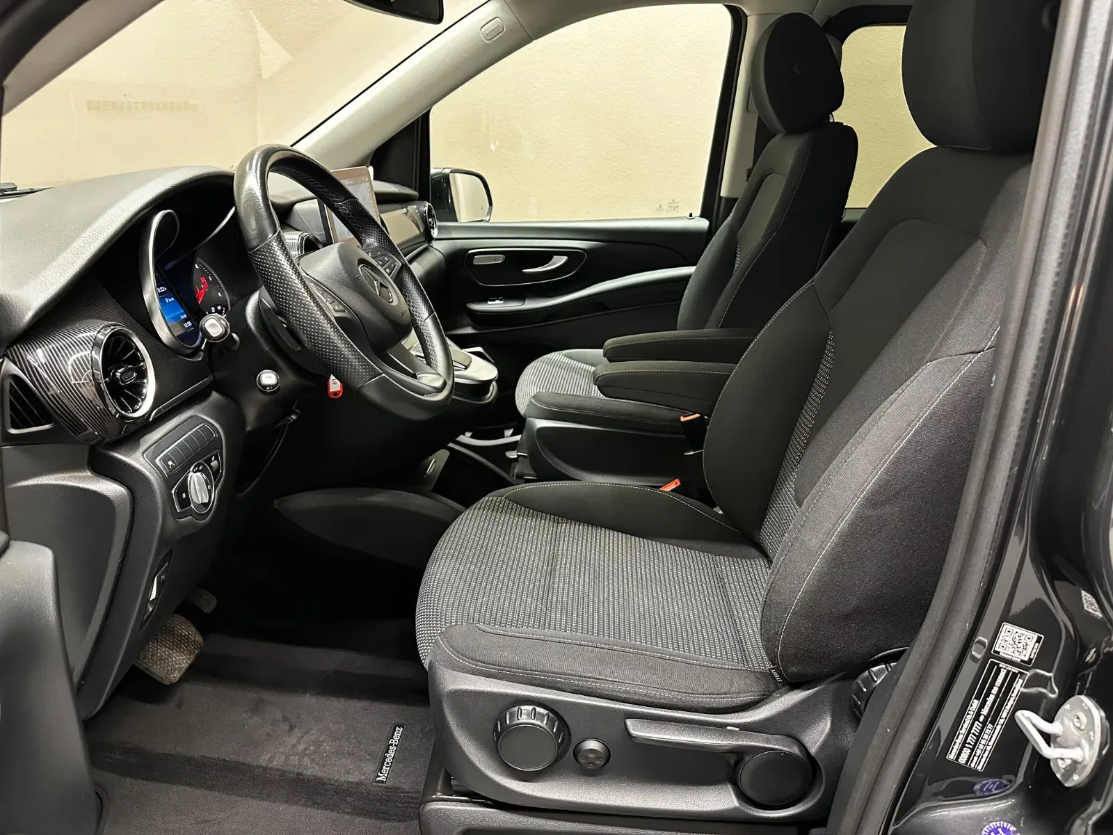 2020 Mercedes-Benz V 300 d long, Avantgarde, 10/30