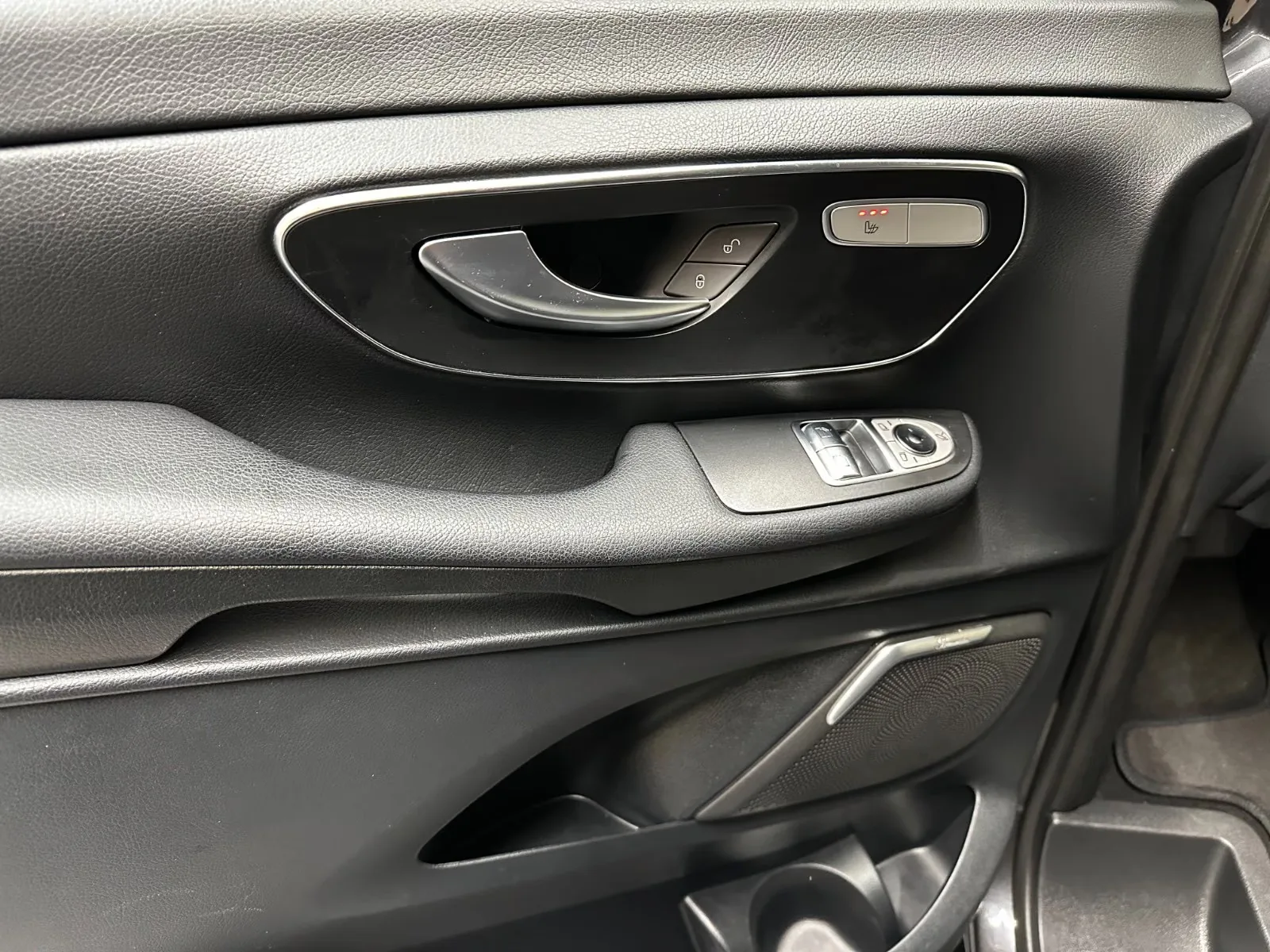 2020 Mercedes-Benz V 300 d long, Avantgarde, 11/30