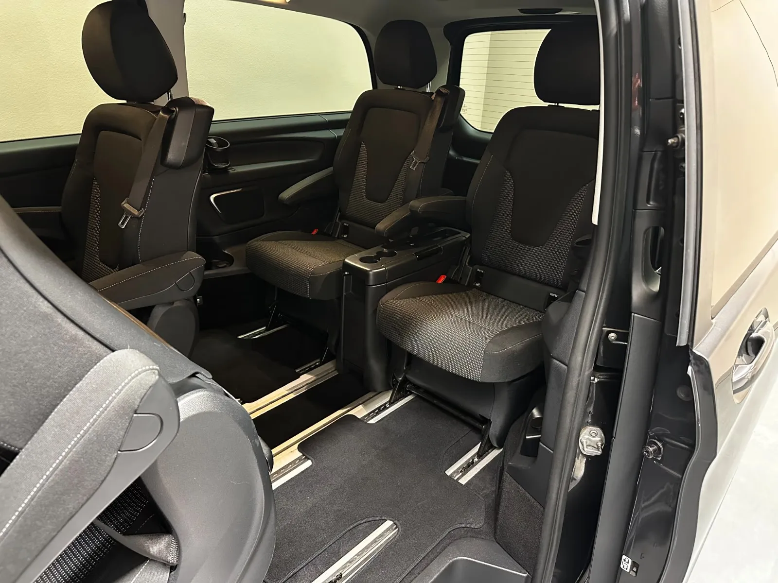 2020 Mercedes-Benz V 300 d long, Avantgarde, 14/30