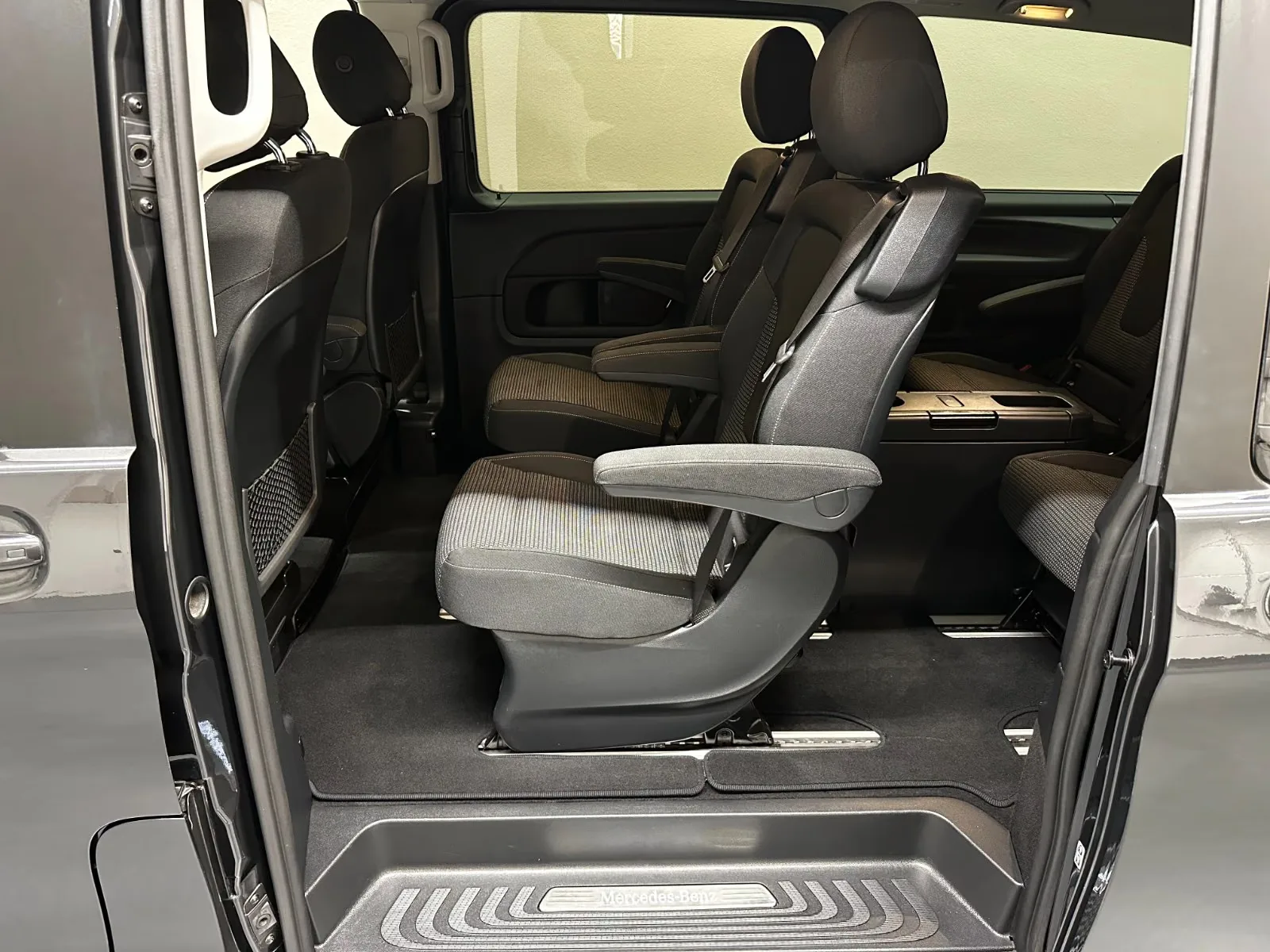 2020 Mercedes-Benz V 300 d long, Avantgarde, 18/30