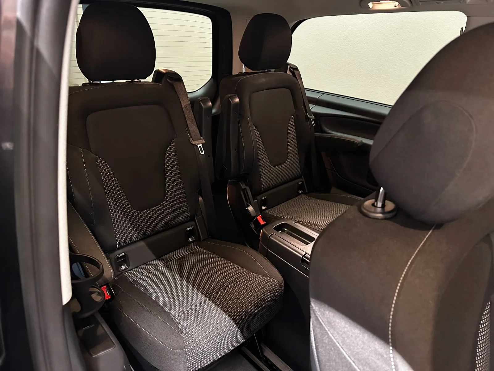 2020 Mercedes-Benz V 300 d long, Avantgarde, 21/30