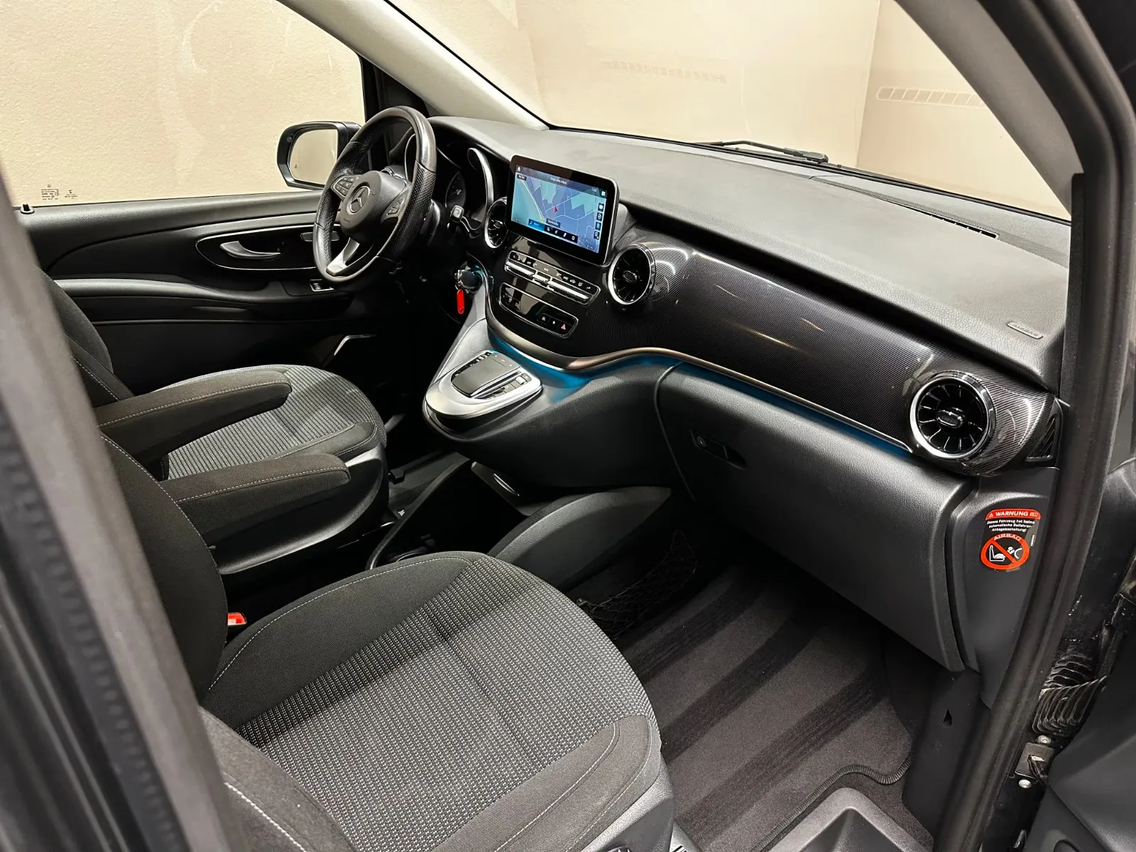 2020 Mercedes-Benz V 300 d long, Avantgarde, 25/30