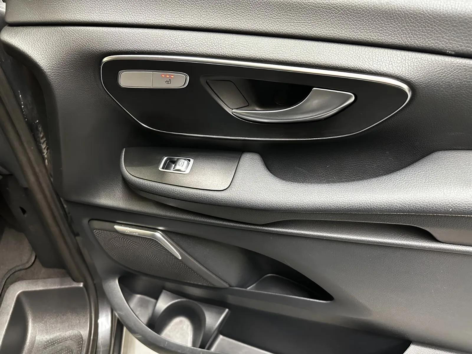 2020 Mercedes-Benz V 300 d long, Avantgarde, 28/30