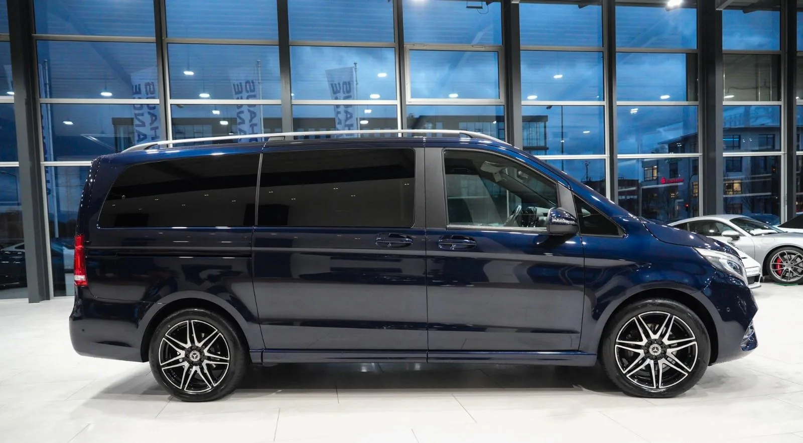 2020 Mercedes-Benz V 300 d 4MATIC, Edition, Long, 7/20