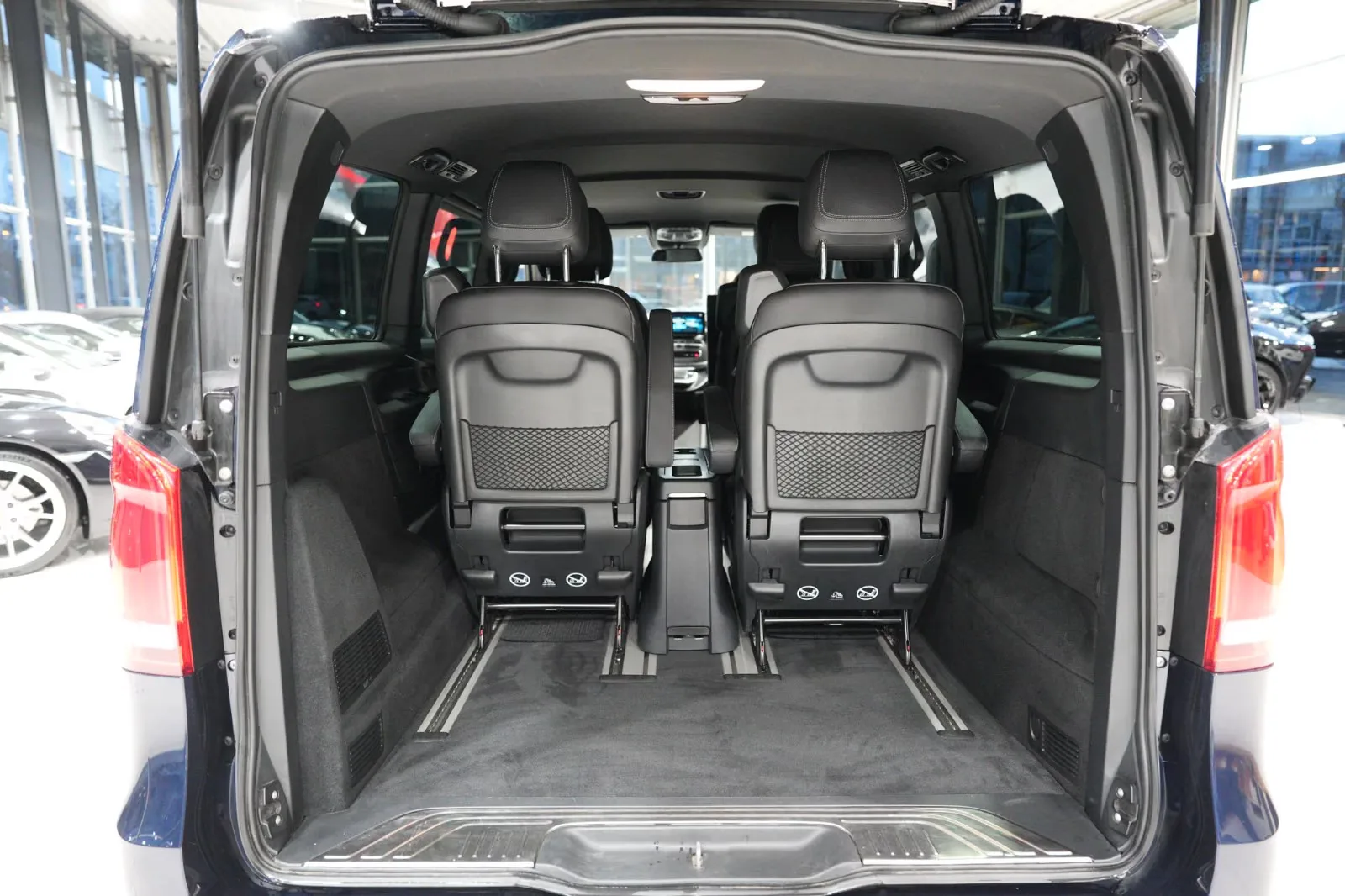 2020 Mercedes-Benz V 300 d 4MATIC, Edition, Long, 8/20