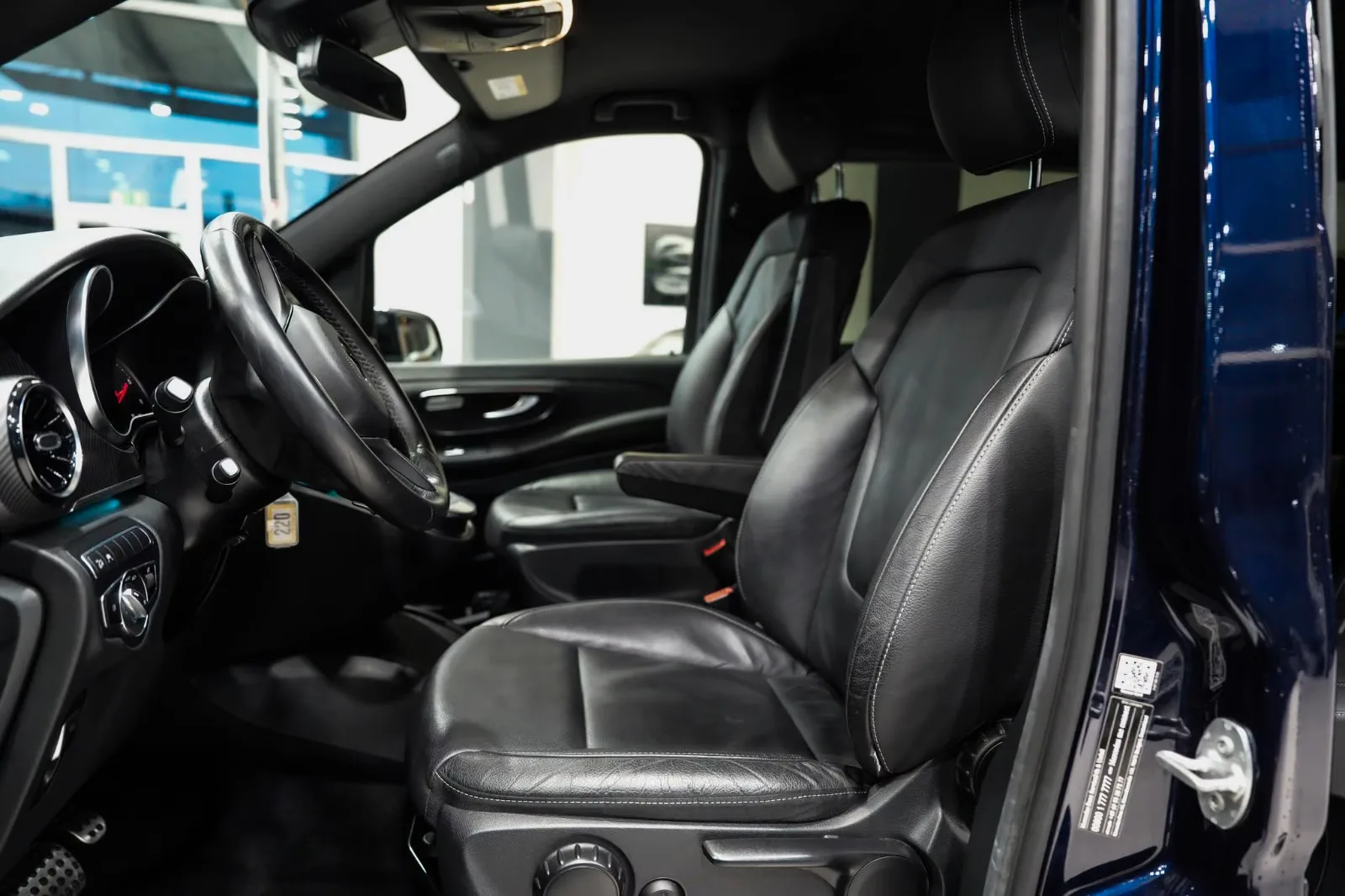 2020 Mercedes-Benz V 300 d 4MATIC, Edition, Long, 10/20